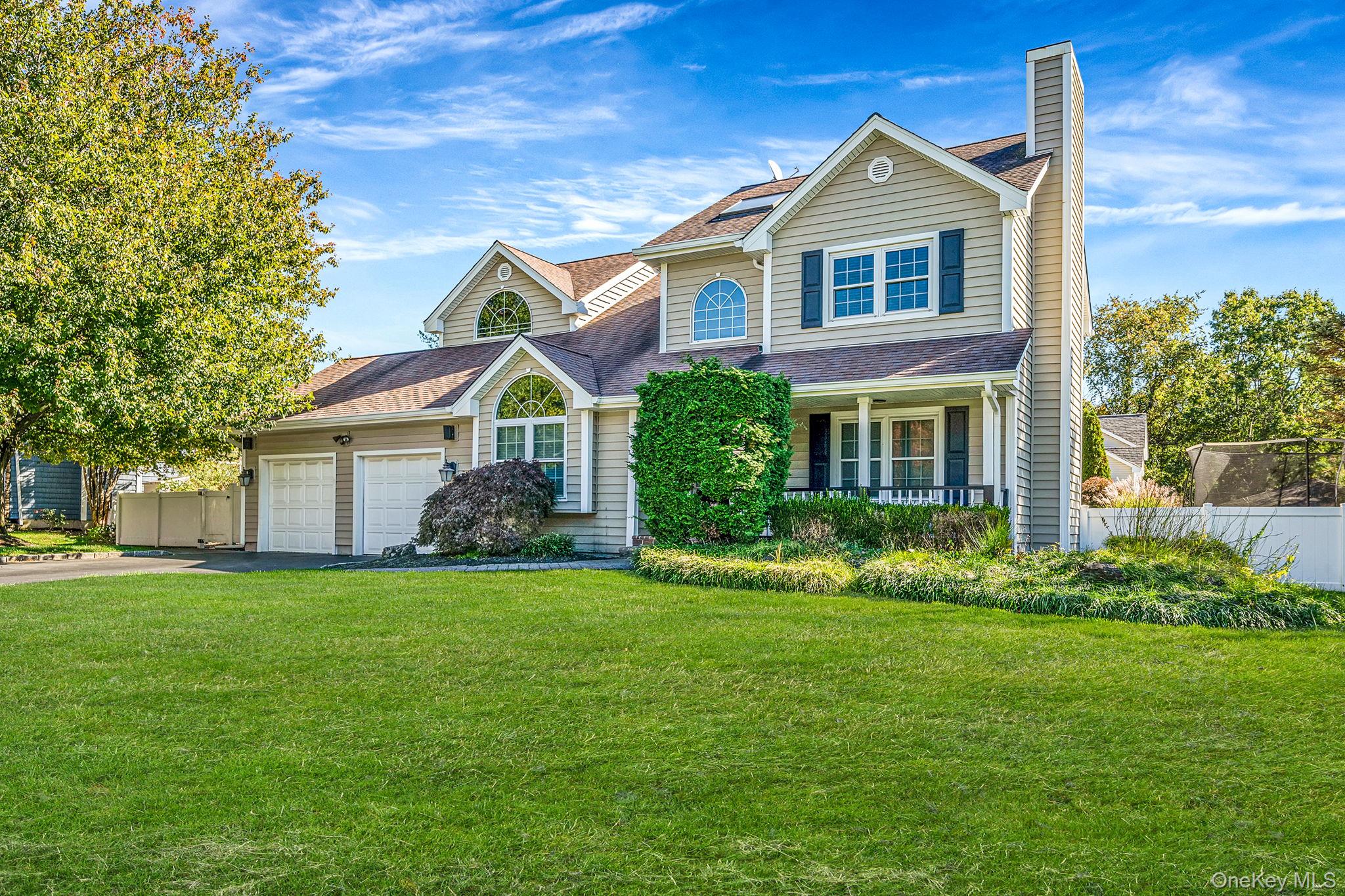 #2 photo, 2 Max Way, Commack , NY 11725