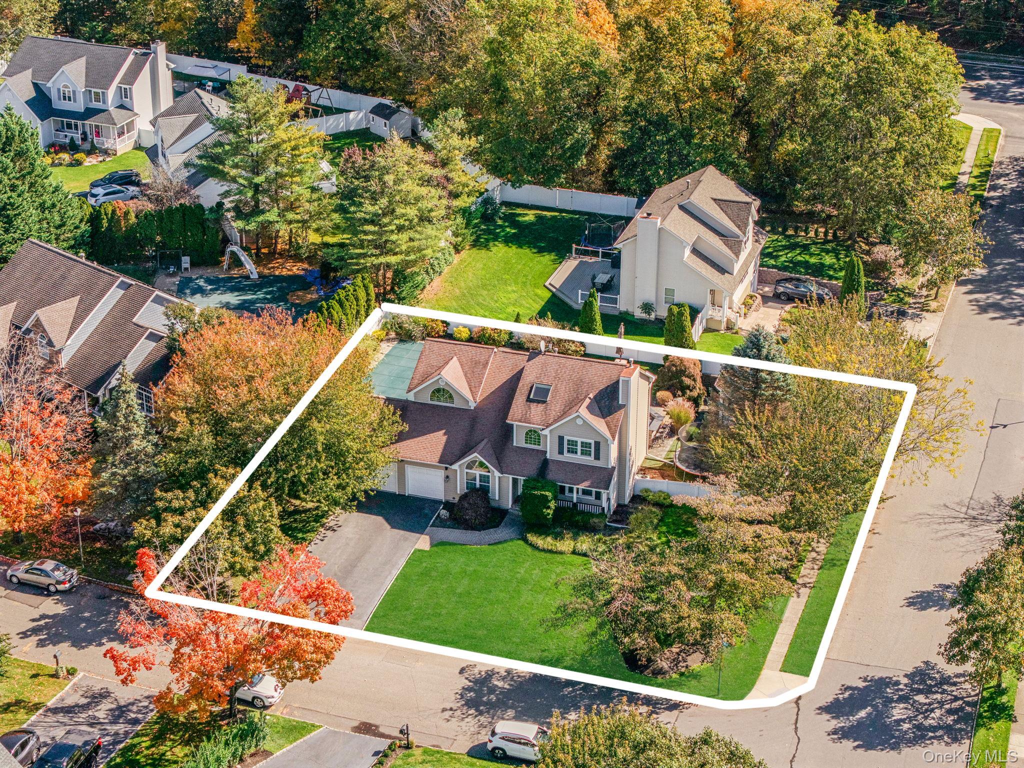 #3 photo, 2 Max Way, Commack , NY 11725