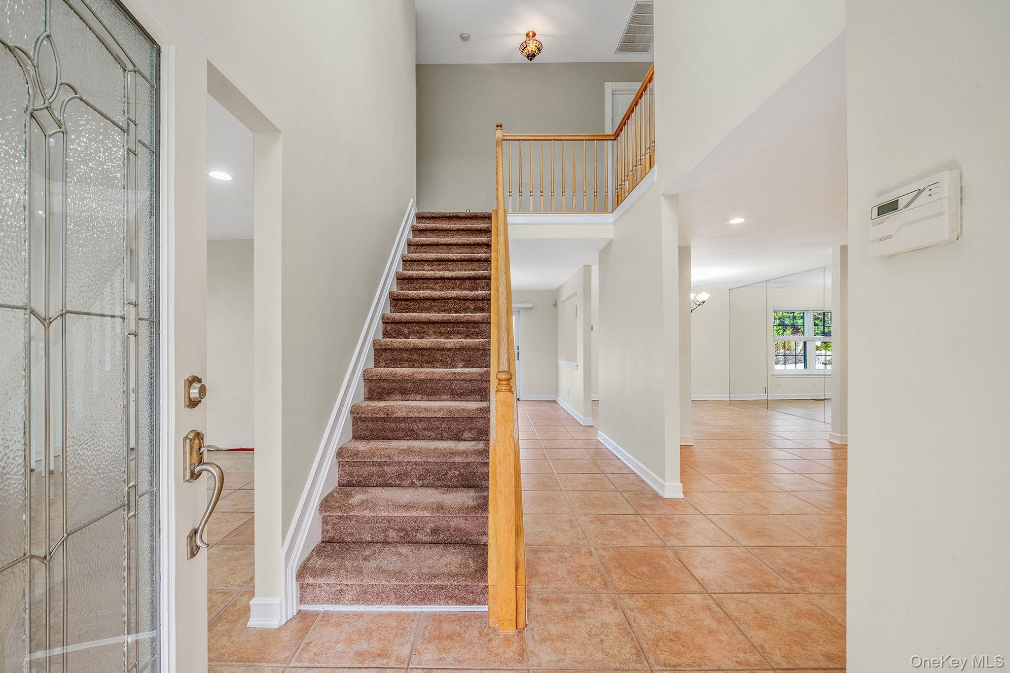 #4 photo, 2 Max Way, Commack , NY 11725