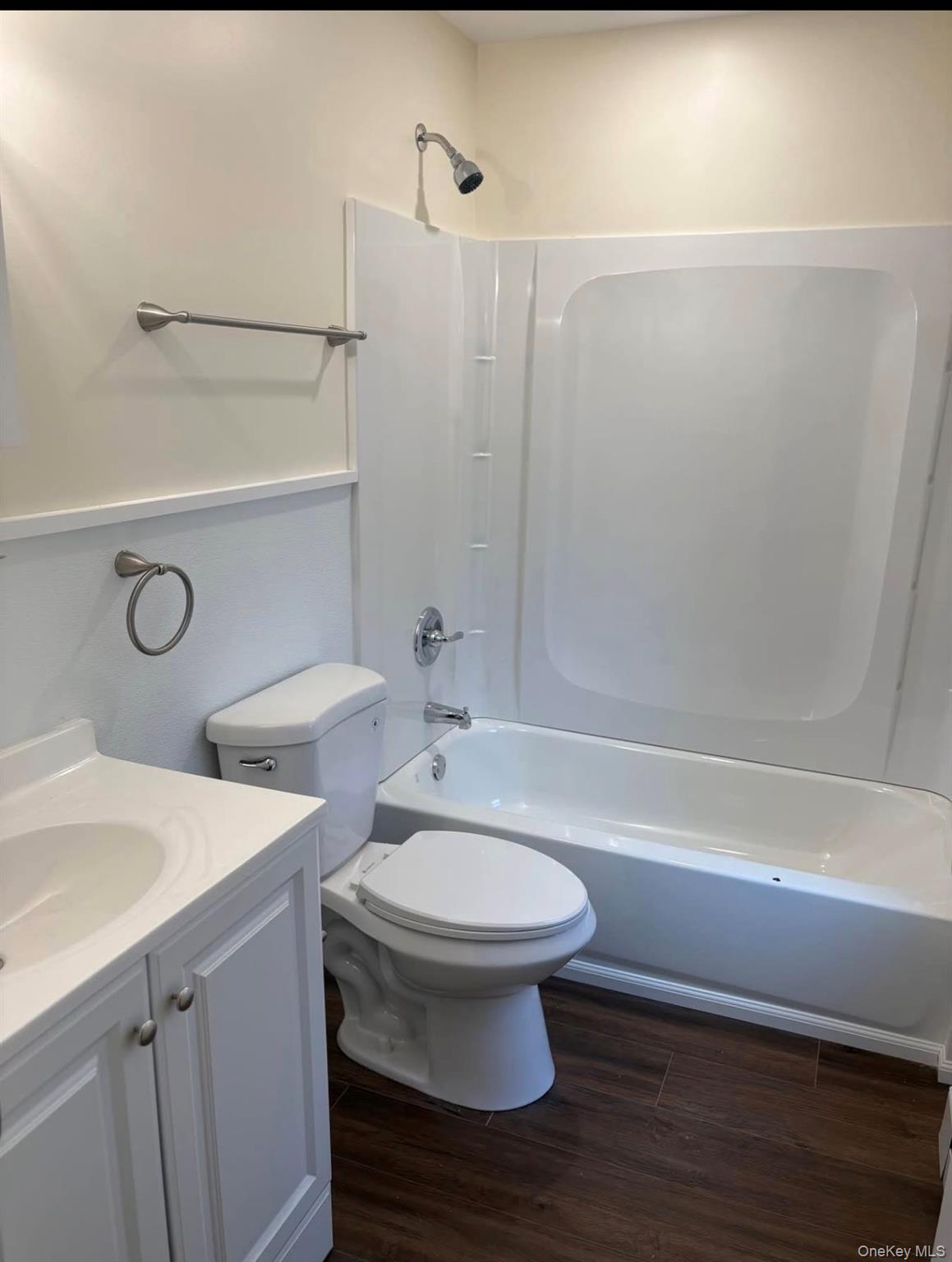 #6 photo, 334 Sweezy Avenue, Riverhead , NY 11901