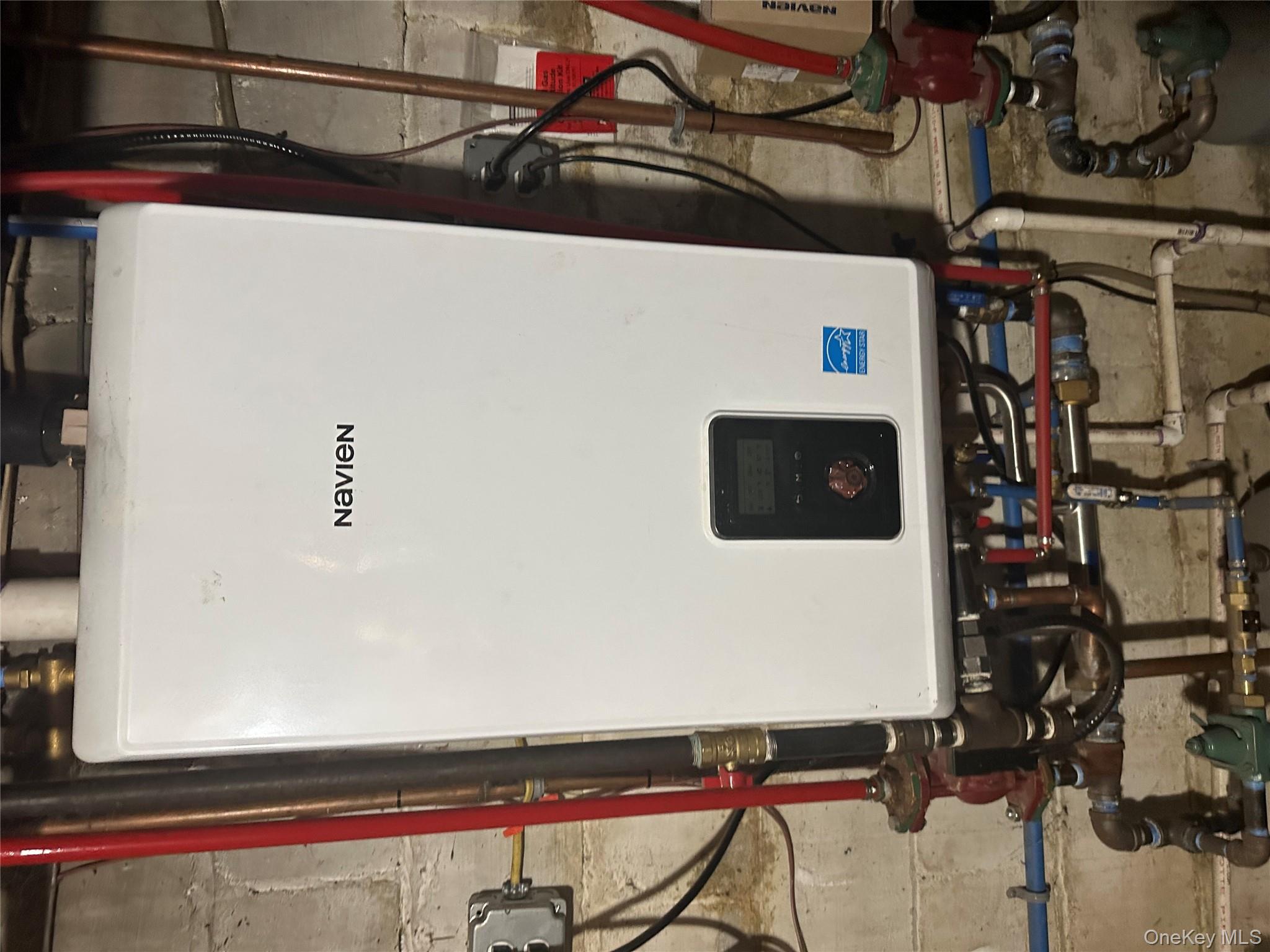 #2 photo, 16 Hendrickson Avenue, Нассау ‖ Hempstead , NY 11550