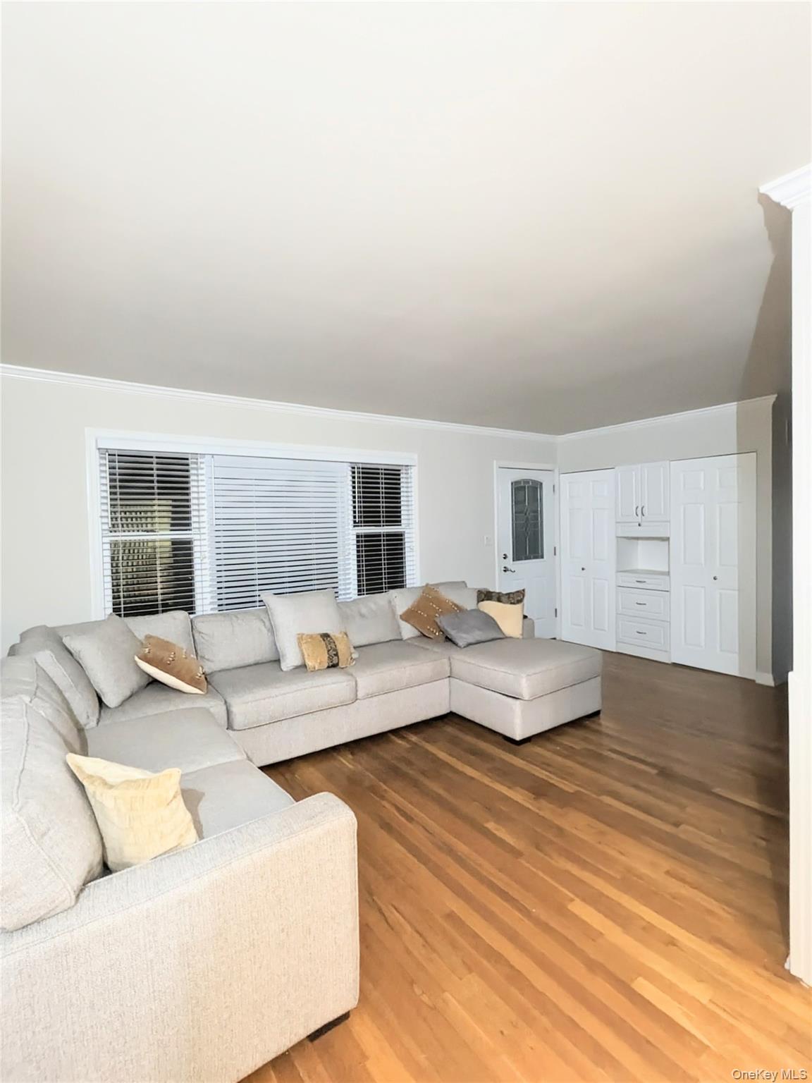 #4 photo, 94 Walter Court, Commack , NY 11725