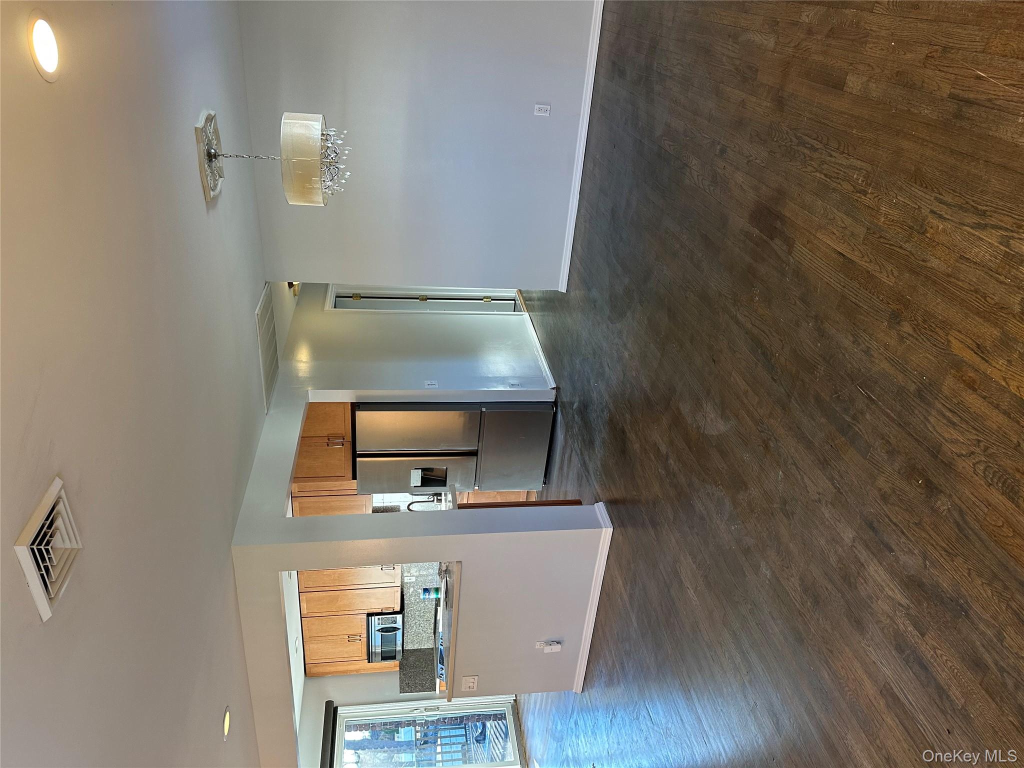 #8 photo, 1362 Hummel Avenue, سوفولك Holbrook , NY 11741