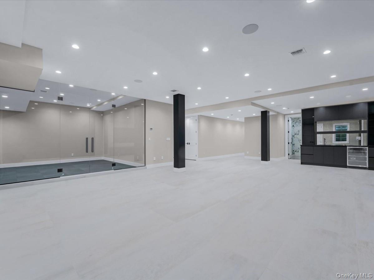 #15 photo, 6 Hickory Drive, Great Neck , NY 11021