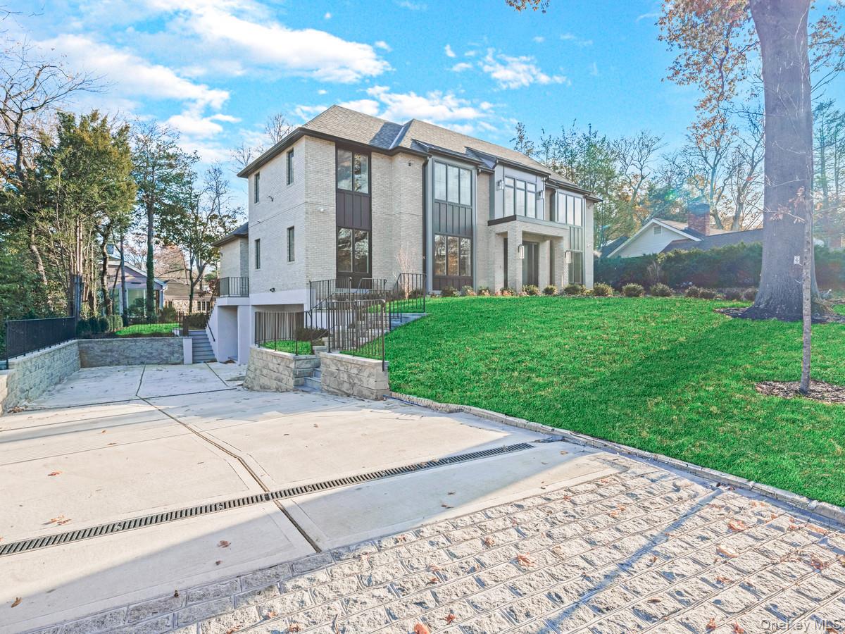 #2 photo, 6 Hickory Drive, Great Neck , NY 11021