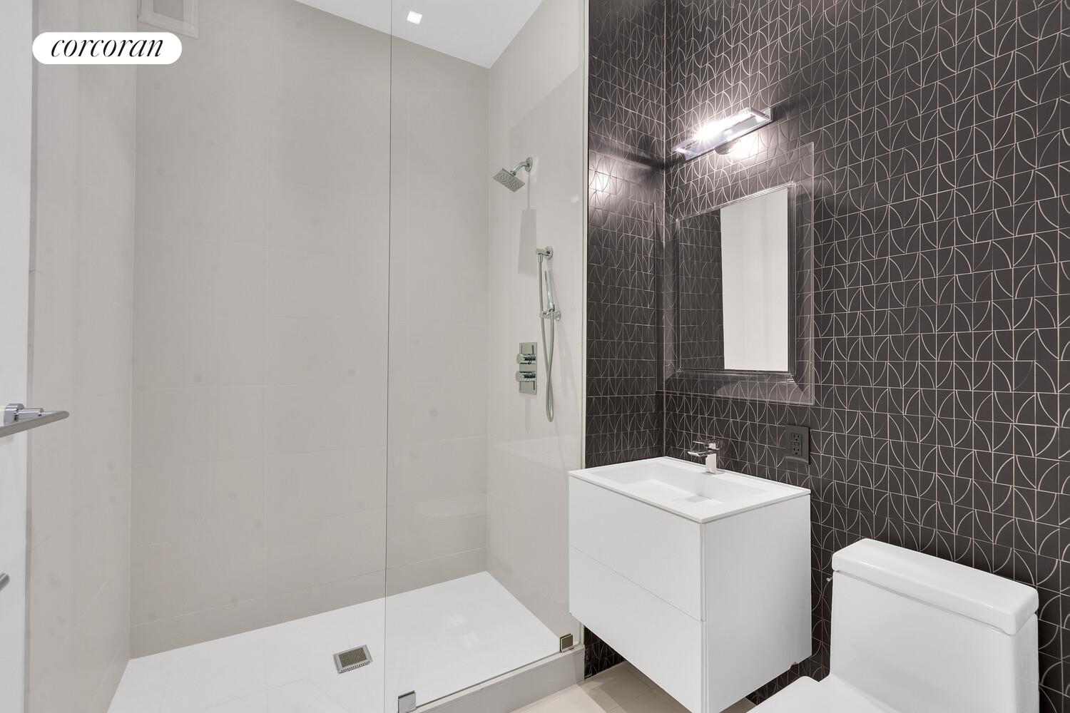 #8 photo, 252 7TH Avenue, Chelsea , NY 10001