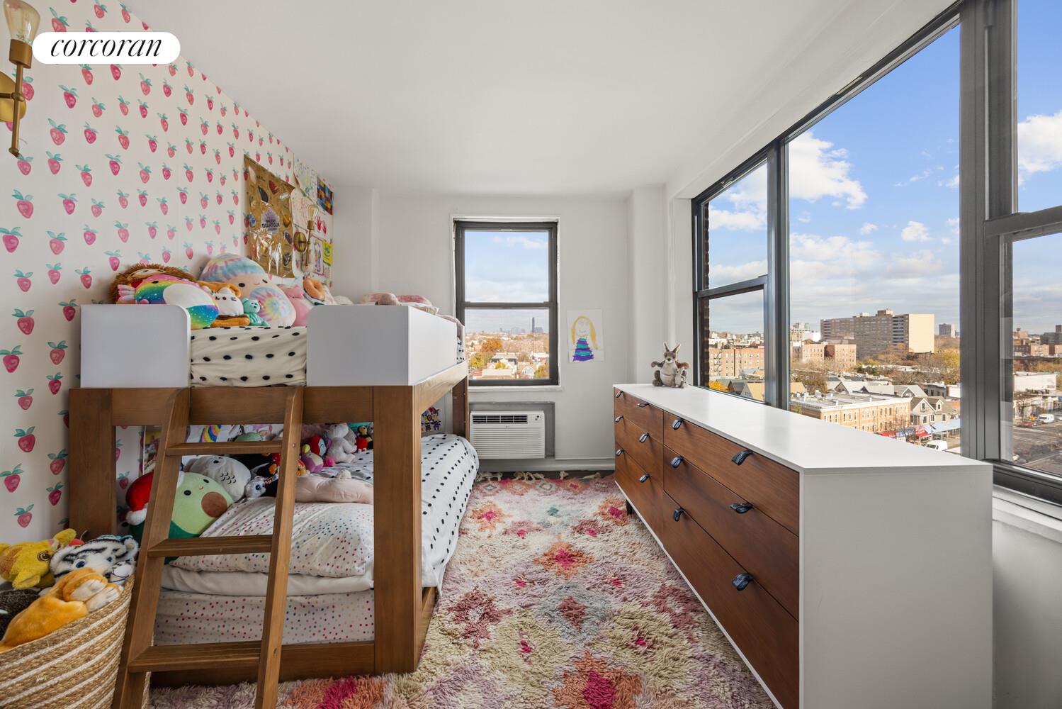 #7 photo, 303 BEVERLEY Road, Kensington , NY 11218