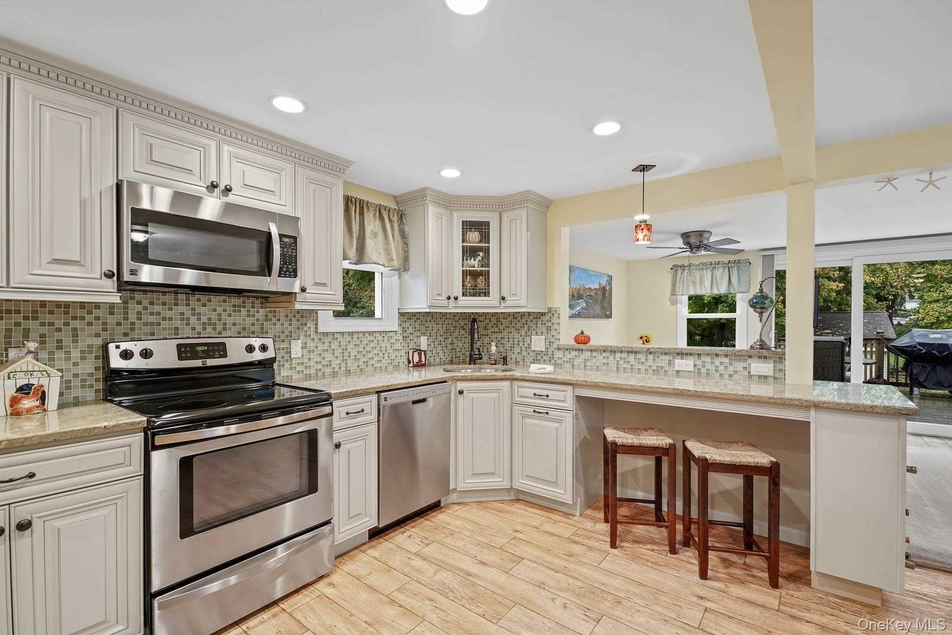 #9 photo, 95 Washington Avenue, Beacon , NY 12508