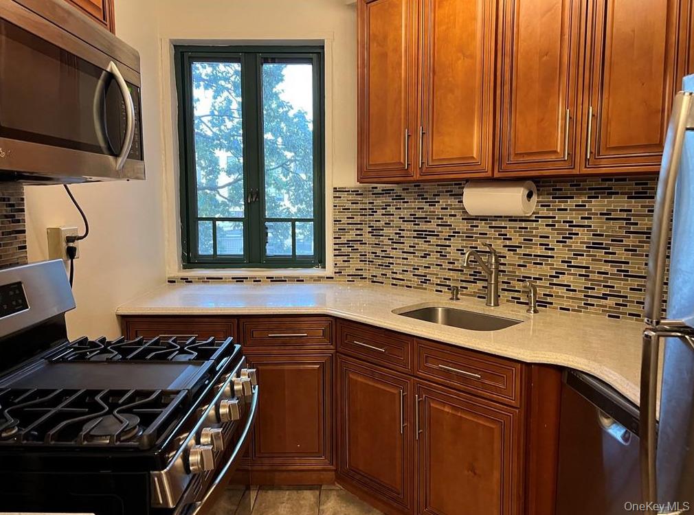 #3 photo, 1735 Purdy Street, Bronx , NY 10462