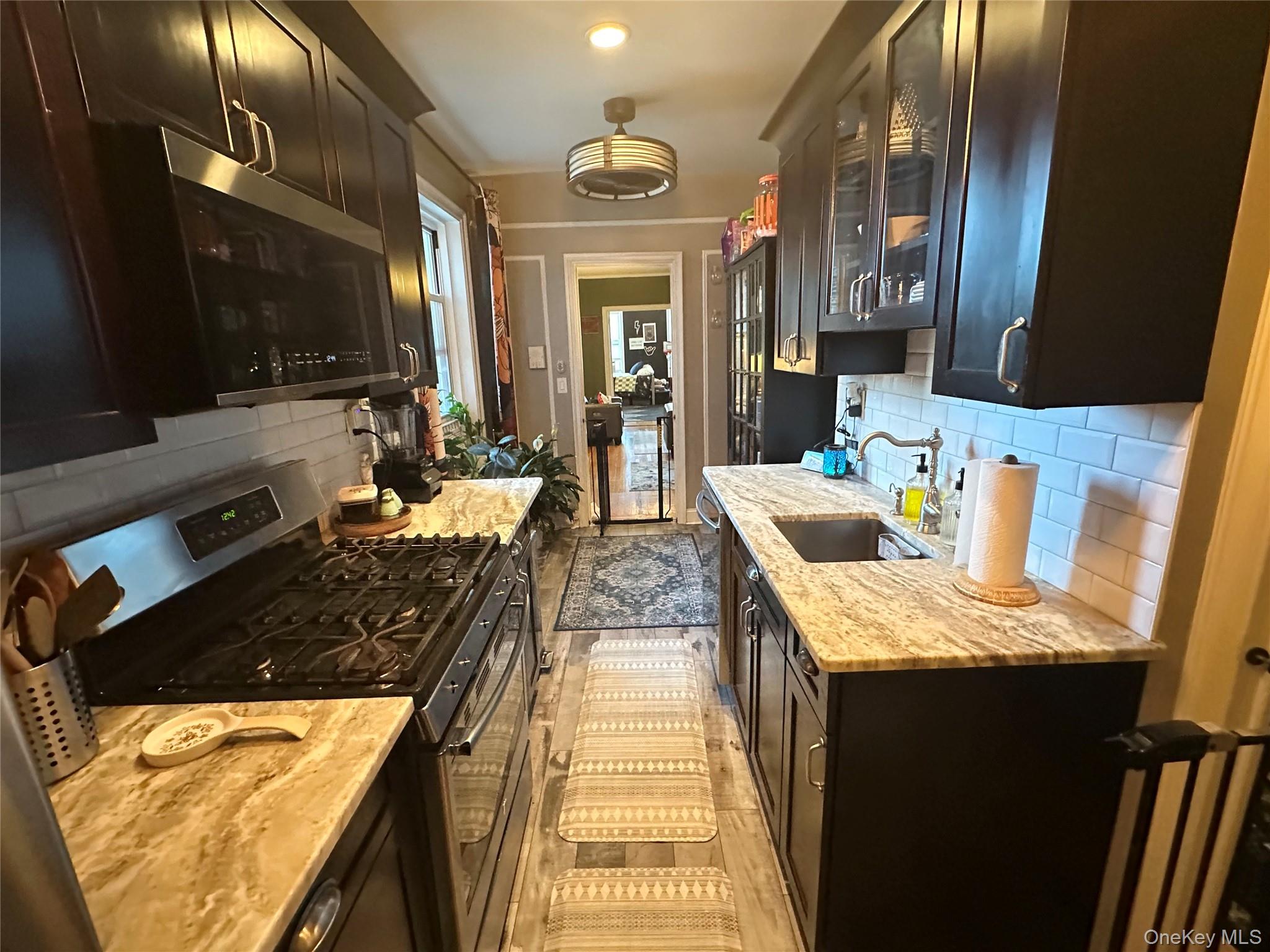 #6 photo, 1468 Midland Avenue, Bronxville , NY 10708