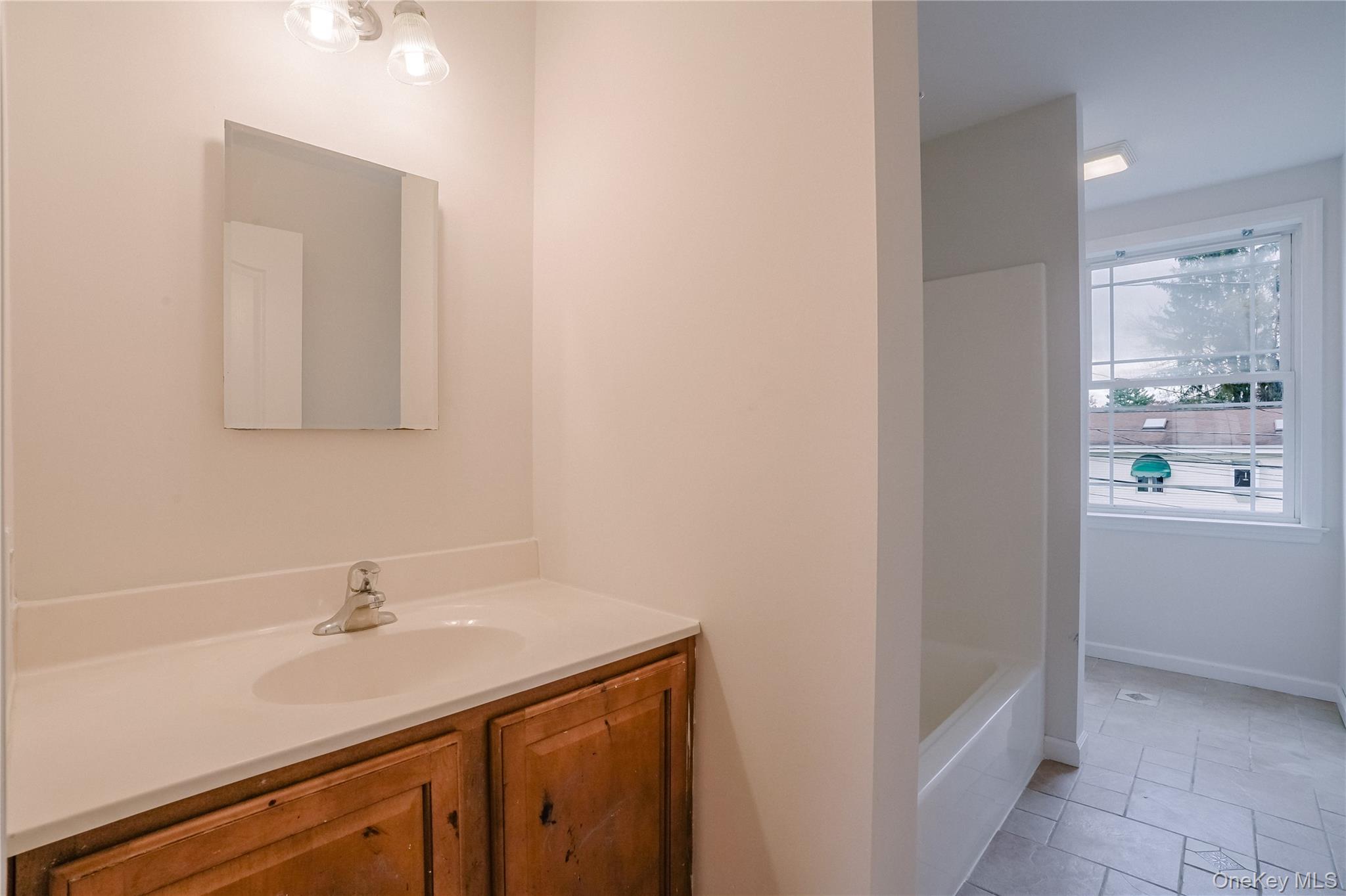 #14 photo, 1054 Columbia Street, Kingston , NY 12401