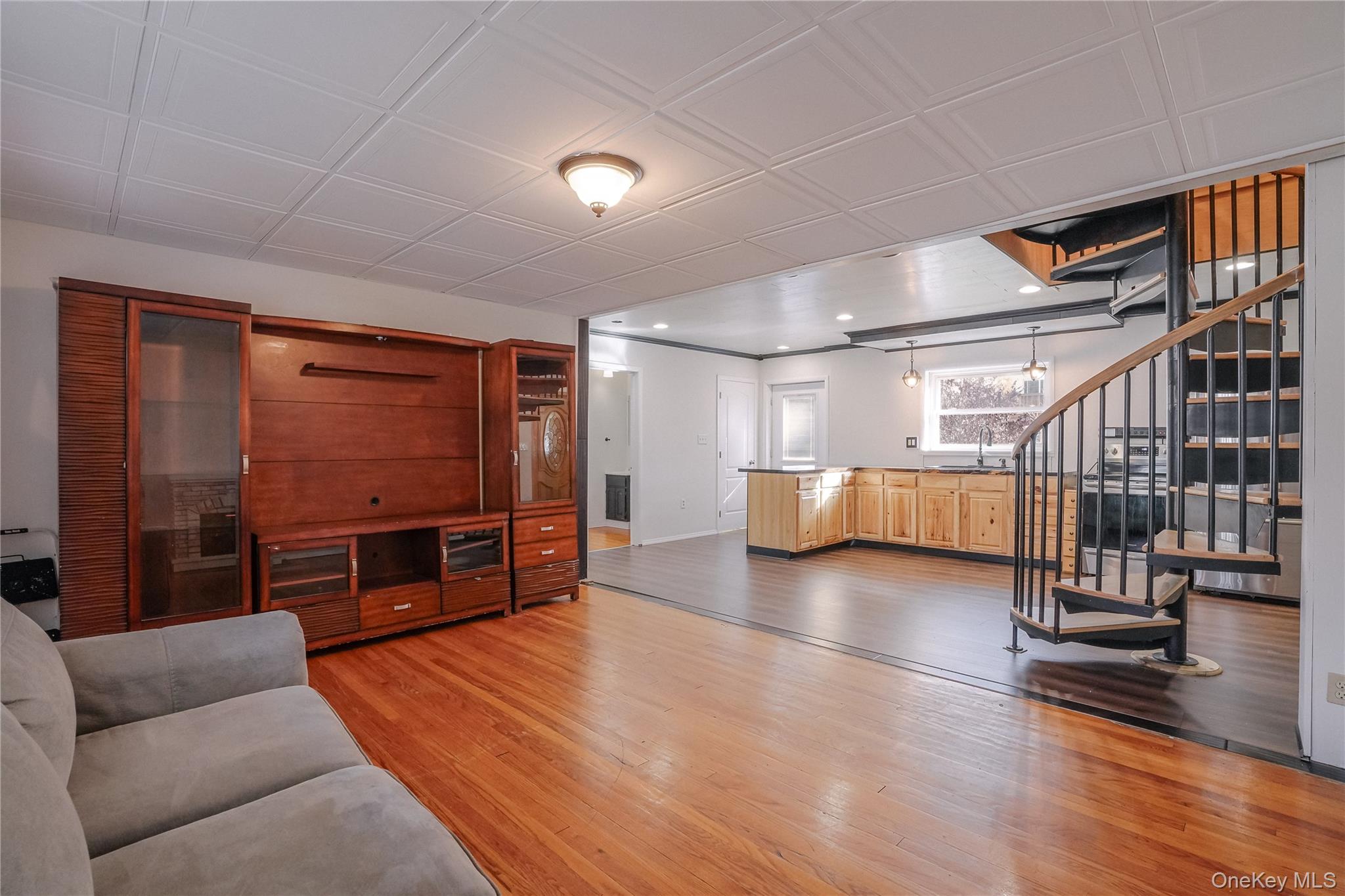 #5 photo, 1054 Columbia Street, Kingston , NY 12401