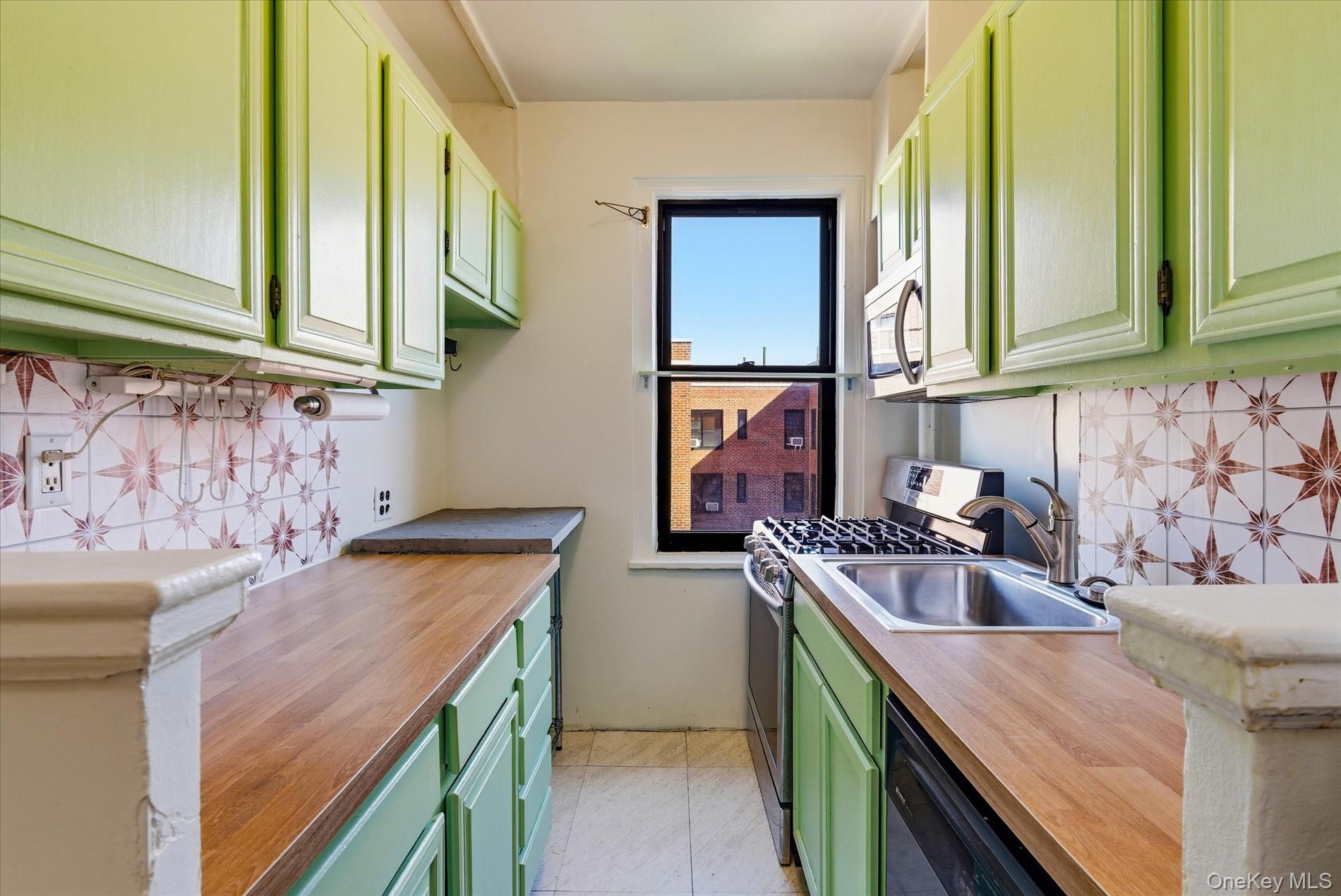 #10 photo, 62 Park Terrace West, New York (Manhattan) , NY 10034