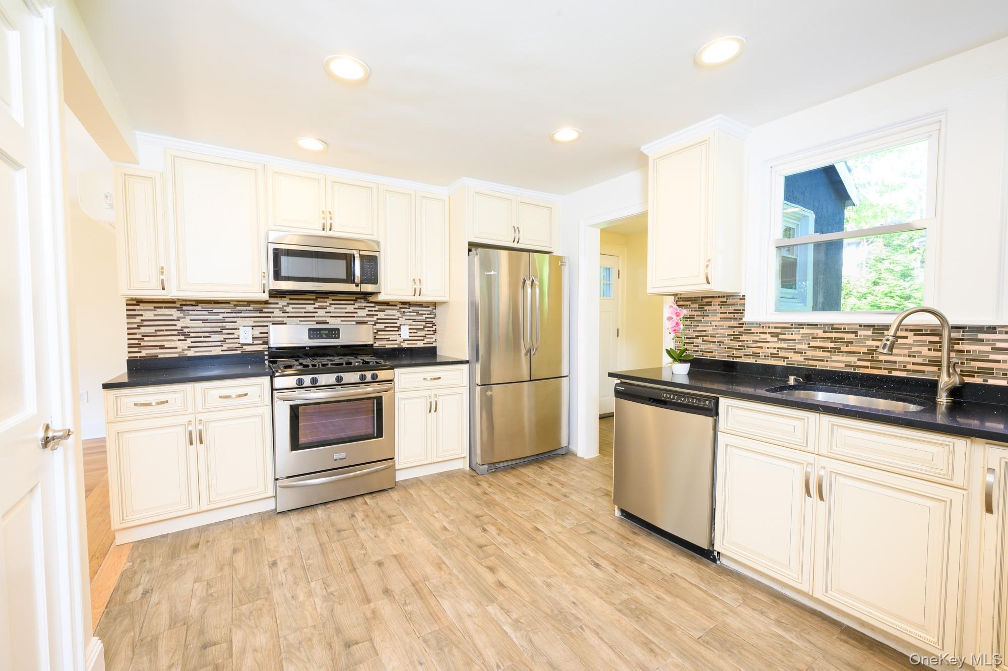 #11 photo, 15 Ranger Place, New Rochelle , NY 10804