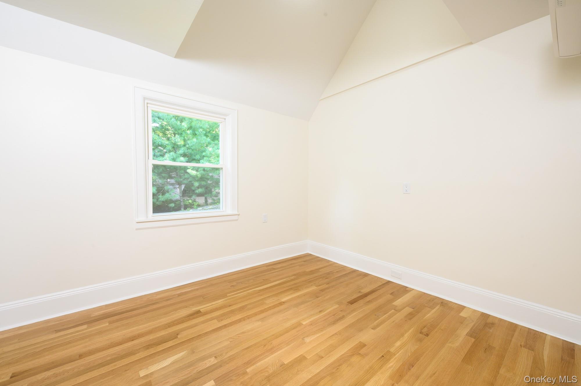 #18 photo, 15 Ranger Place, New Rochelle , NY 10804