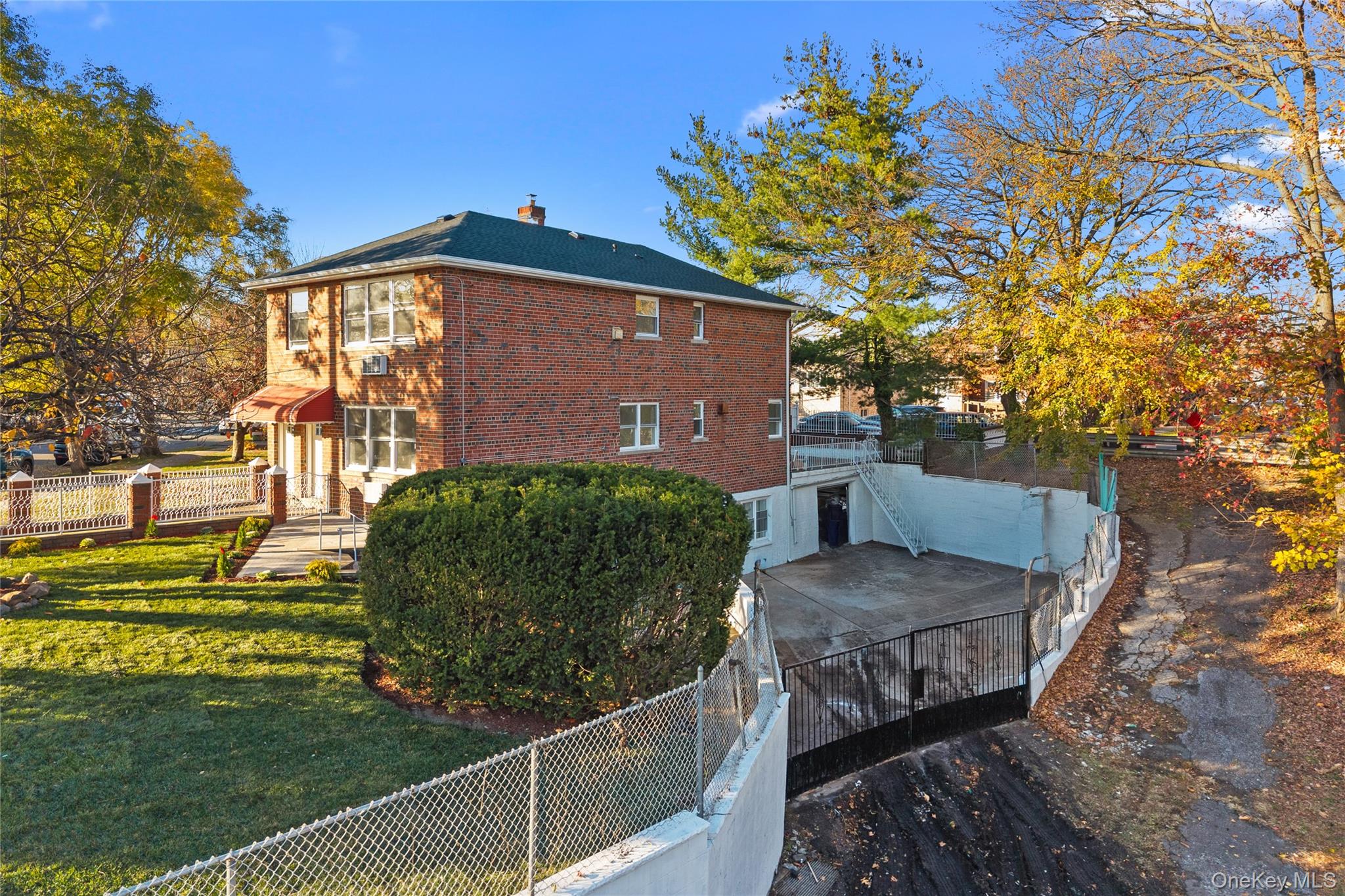 #8 photo, 3135 Spencer Drive, Bronx , NY 10465