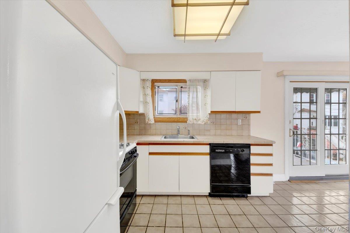 #11 photo, 537A Ellsworth Avenue, Bronx , NY 10465