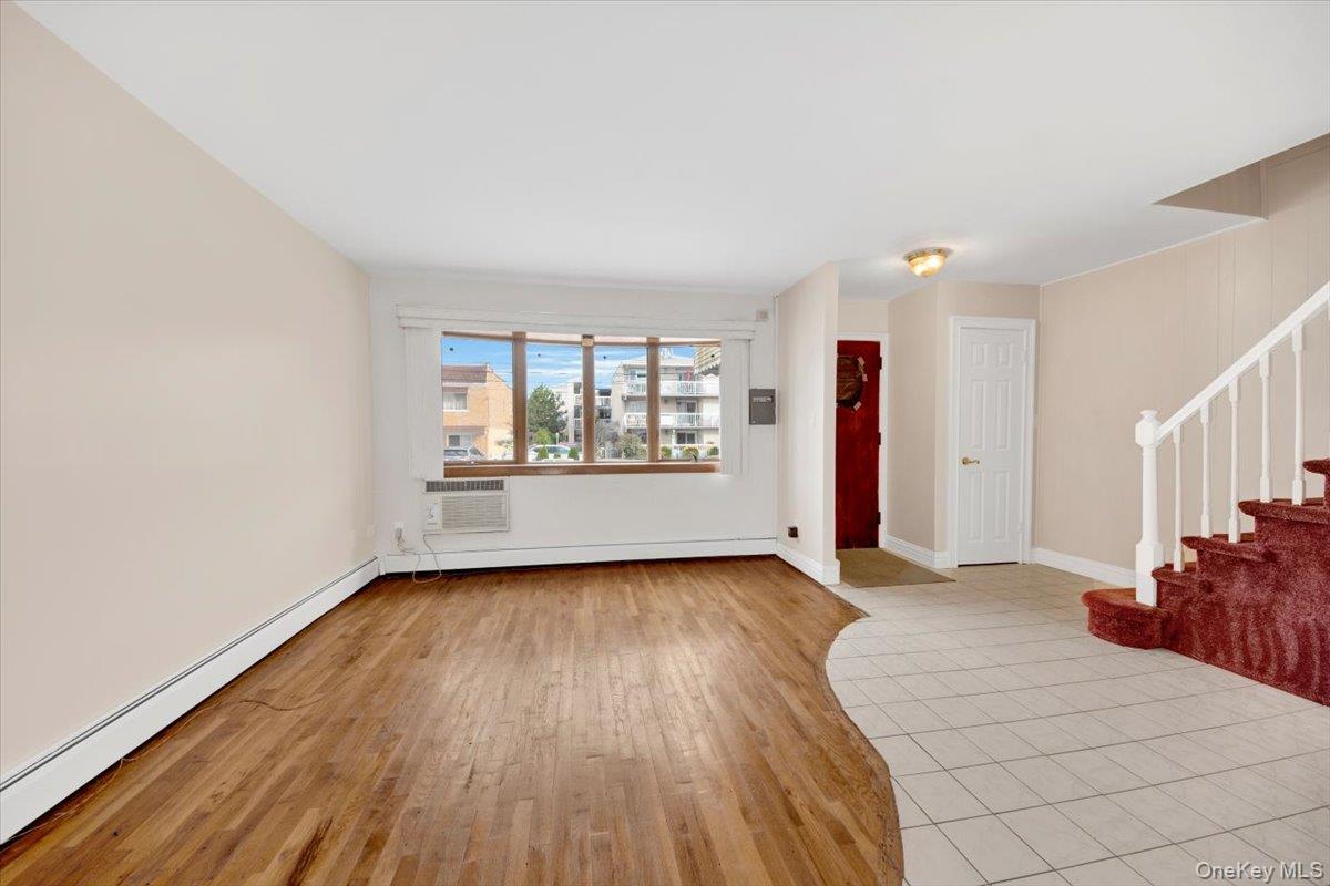 #6 photo, 537A Ellsworth Avenue, Bronx , NY 10465