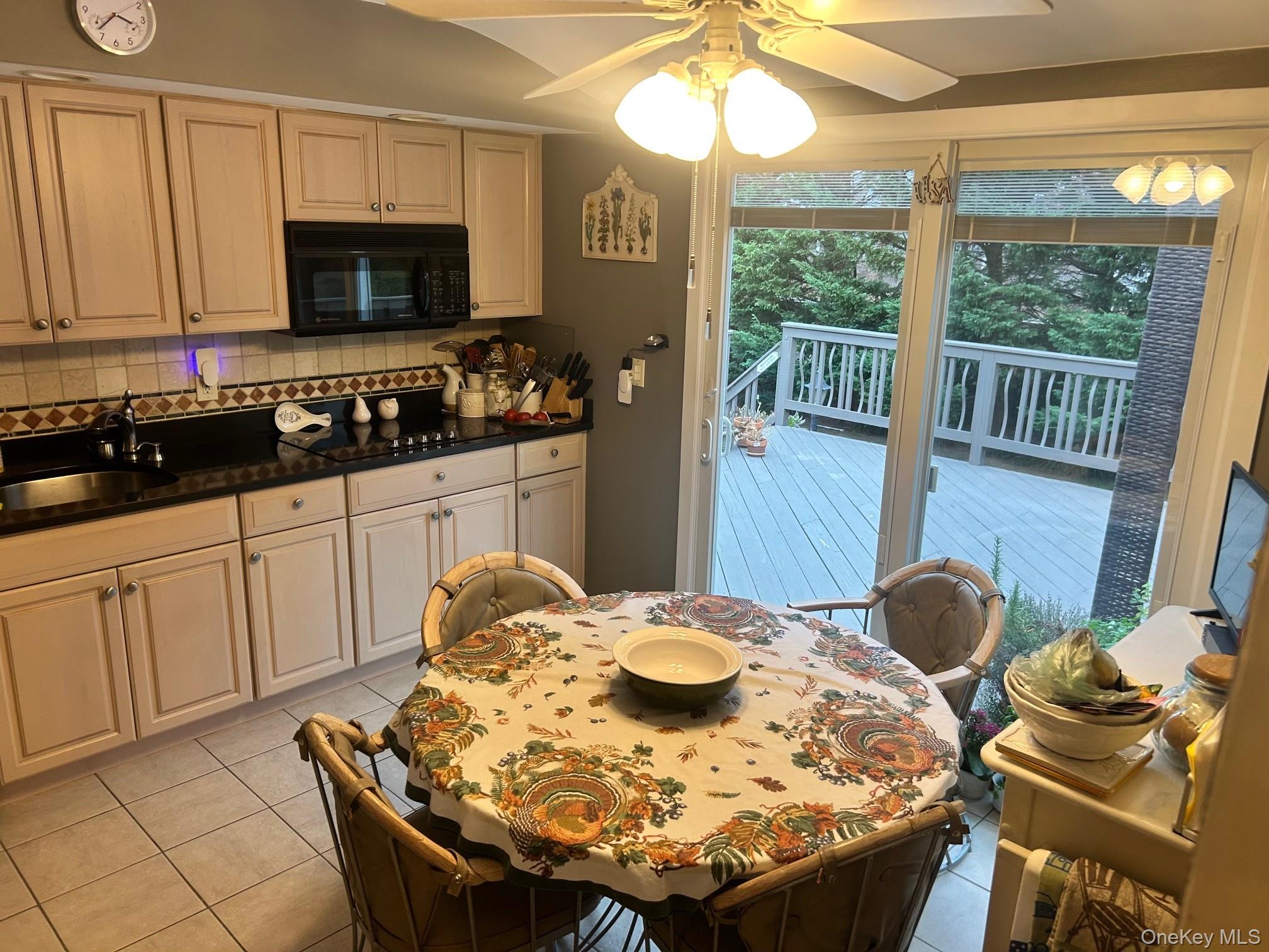 #7 photo, 51 Deer Lane, Hicksville , NY 11801