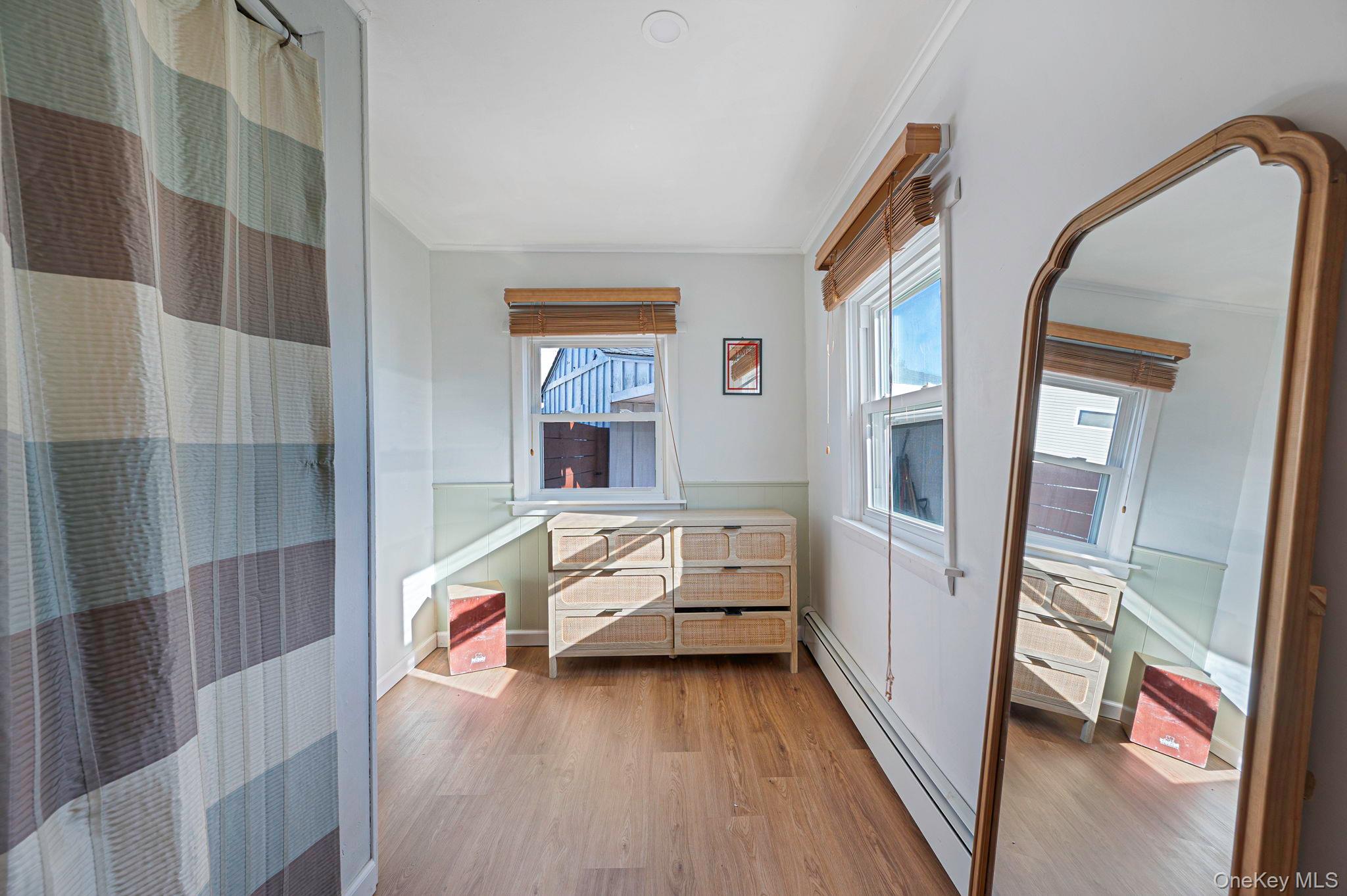 #12 photo, 92 E John Street, سوفولك Lindenhurst , NY 11757