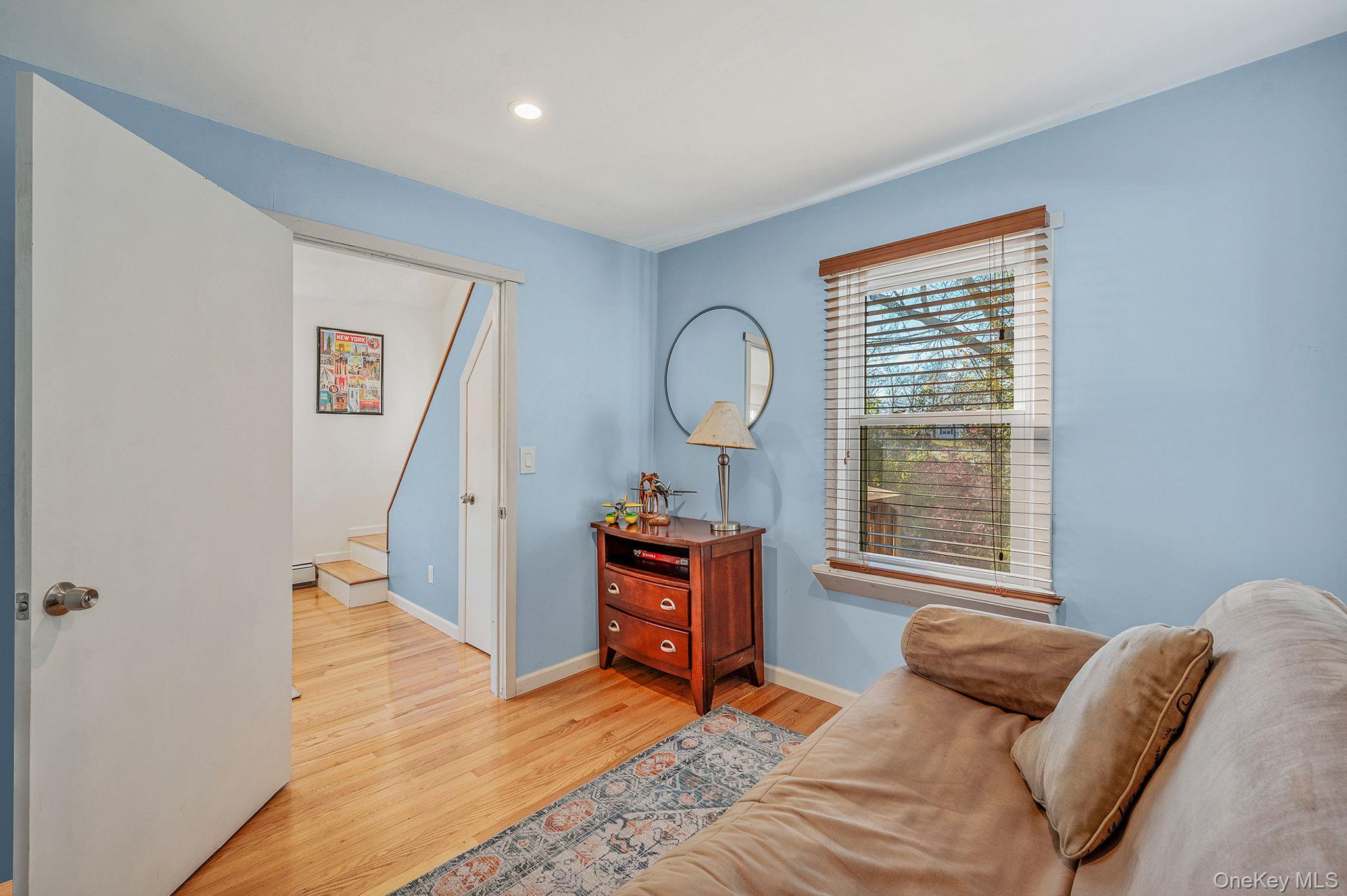 #15 photo, 92 E John Street, سوفولك Lindenhurst , NY 11757