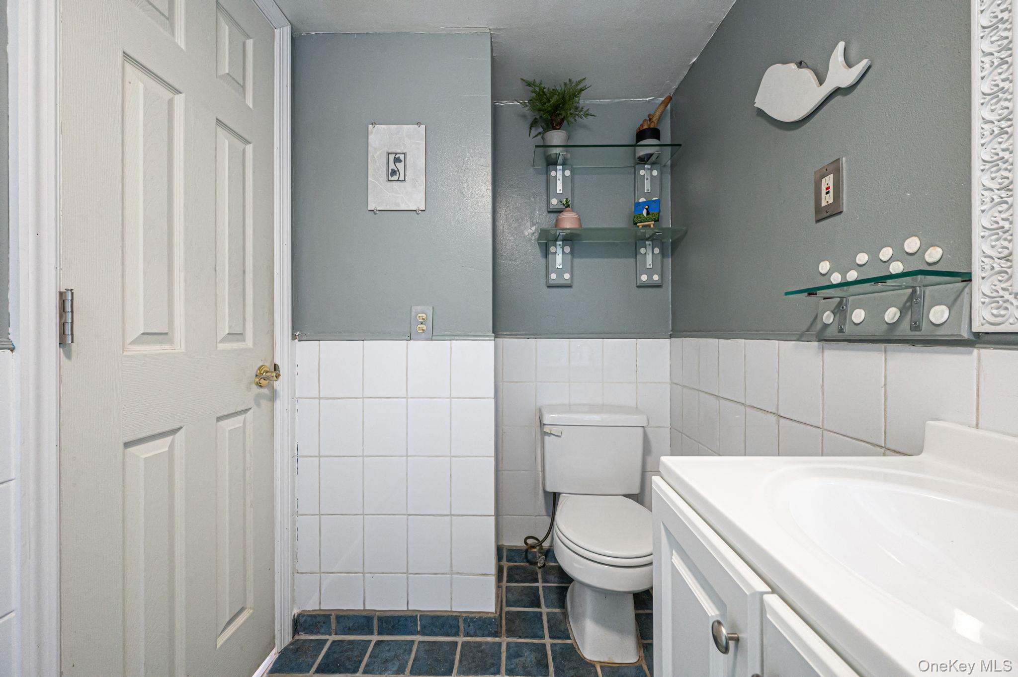 #16 photo, 92 E John Street, سوفولك Lindenhurst , NY 11757