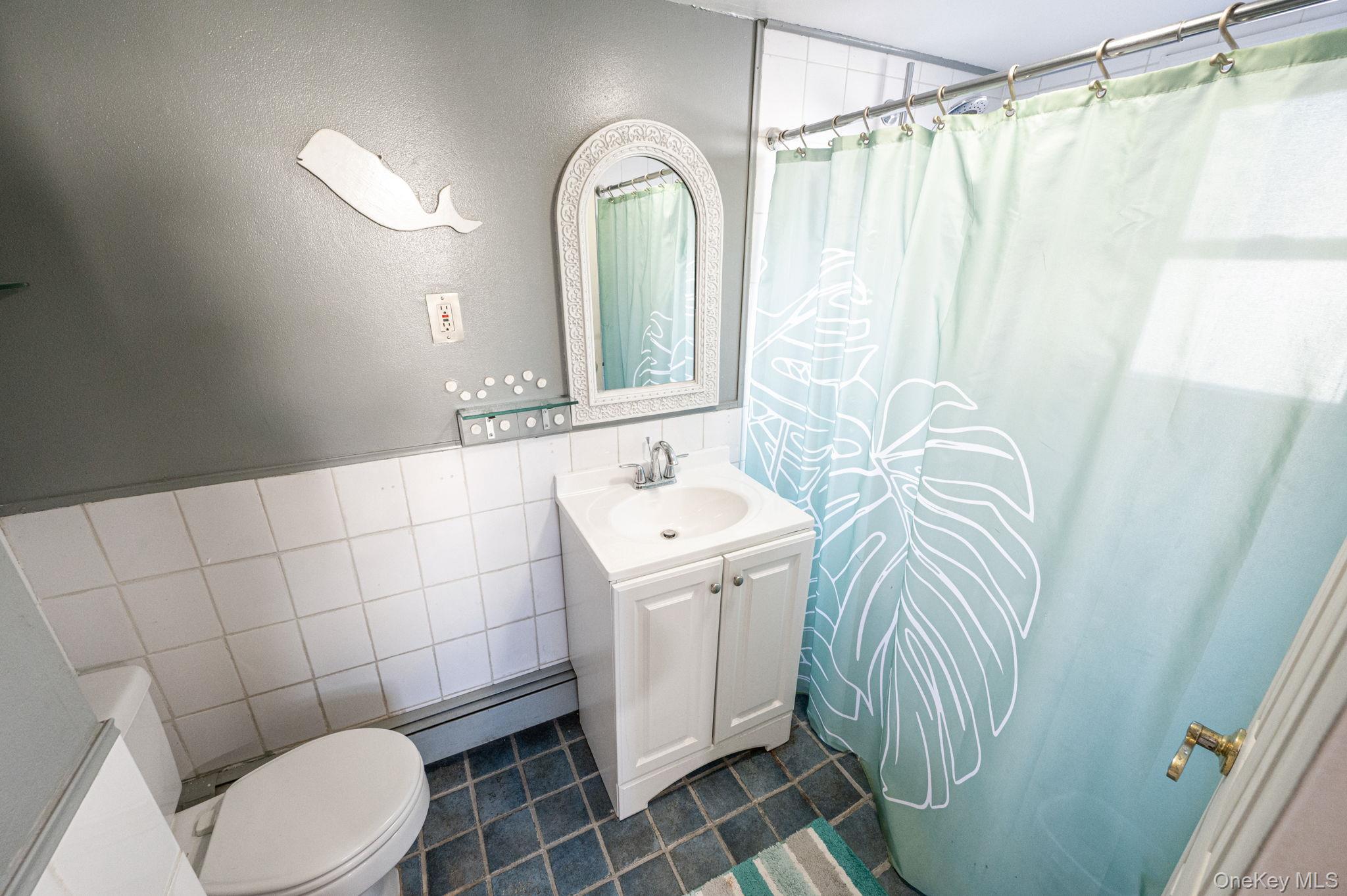 #17 photo, 92 E John Street, سوفولك Lindenhurst , NY 11757