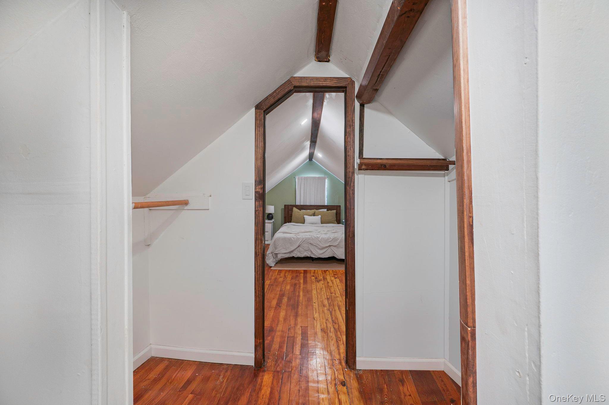 #18 photo, 92 E John Street, سوفولك Lindenhurst , NY 11757