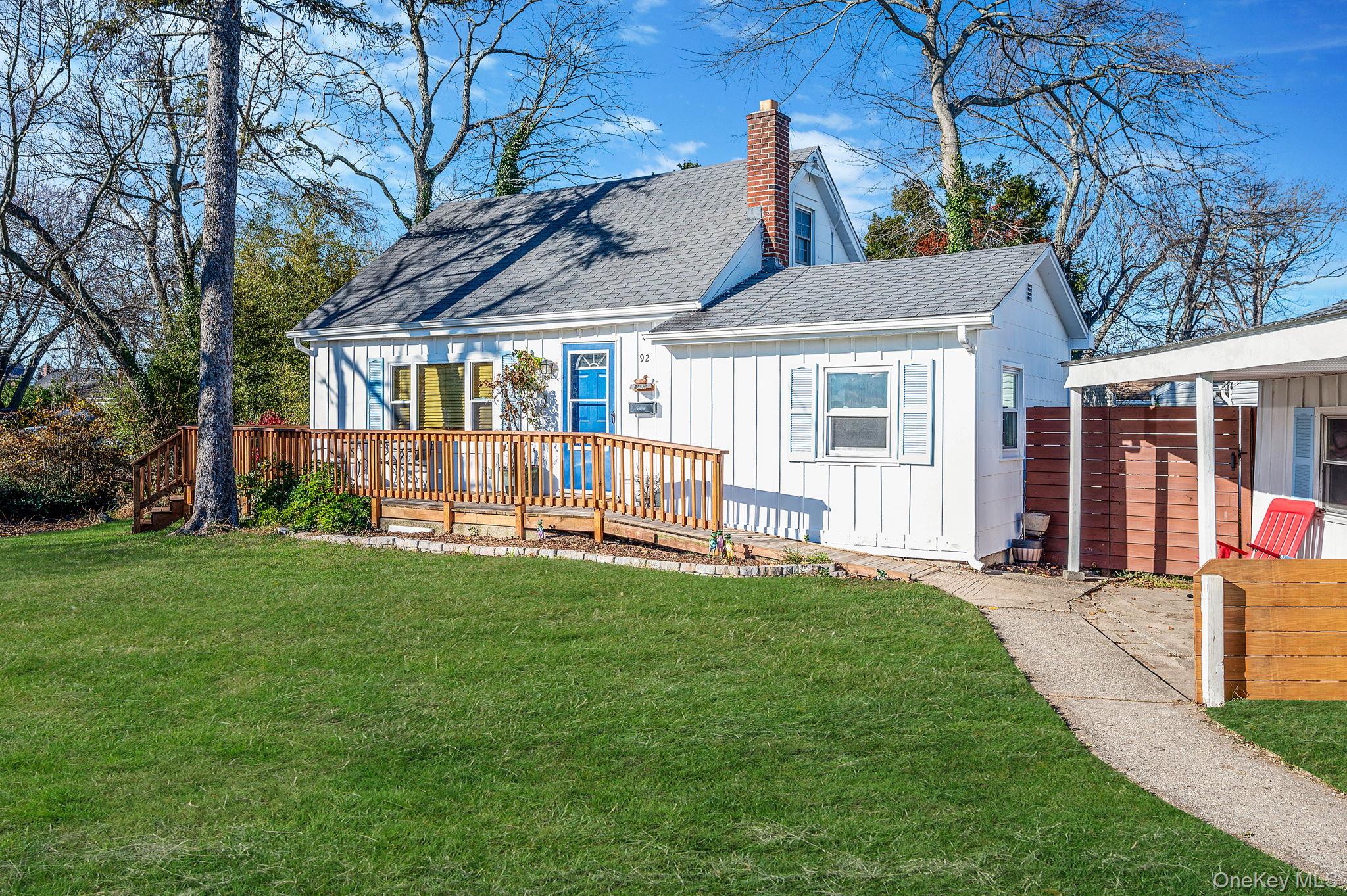 #2 photo, 92 E John Street, سوفولك Lindenhurst , NY 11757