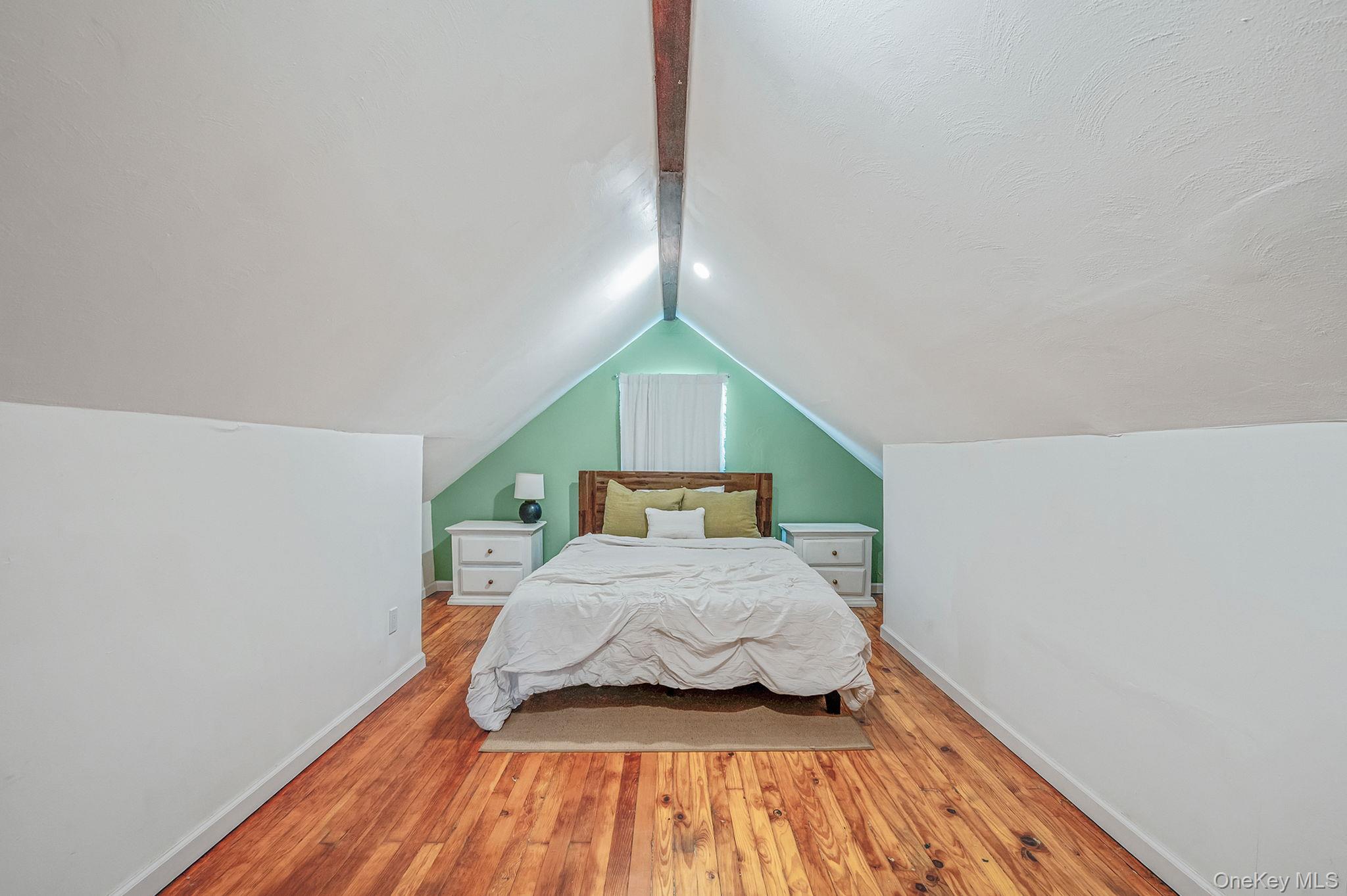 #20 photo, 92 E John Street, سوفولك Lindenhurst , NY 11757