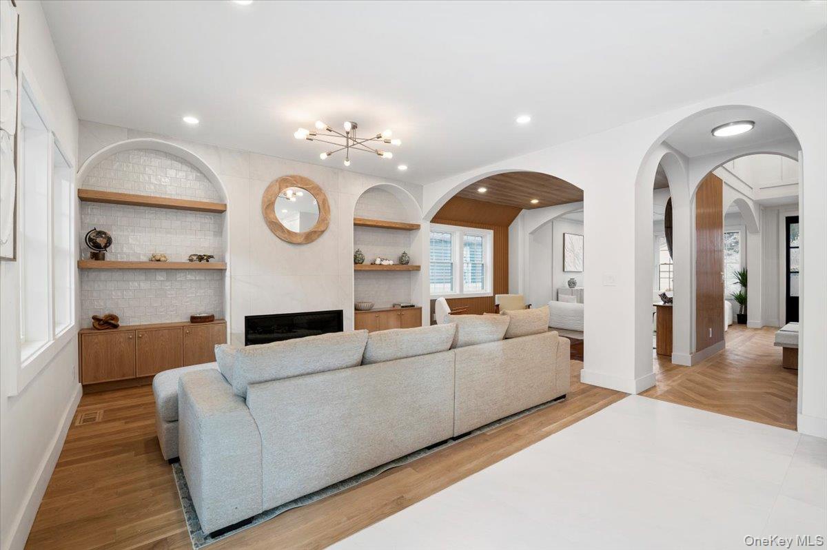 #10 photo, 22 Franklin Avenue, Port Washington , NY 11050