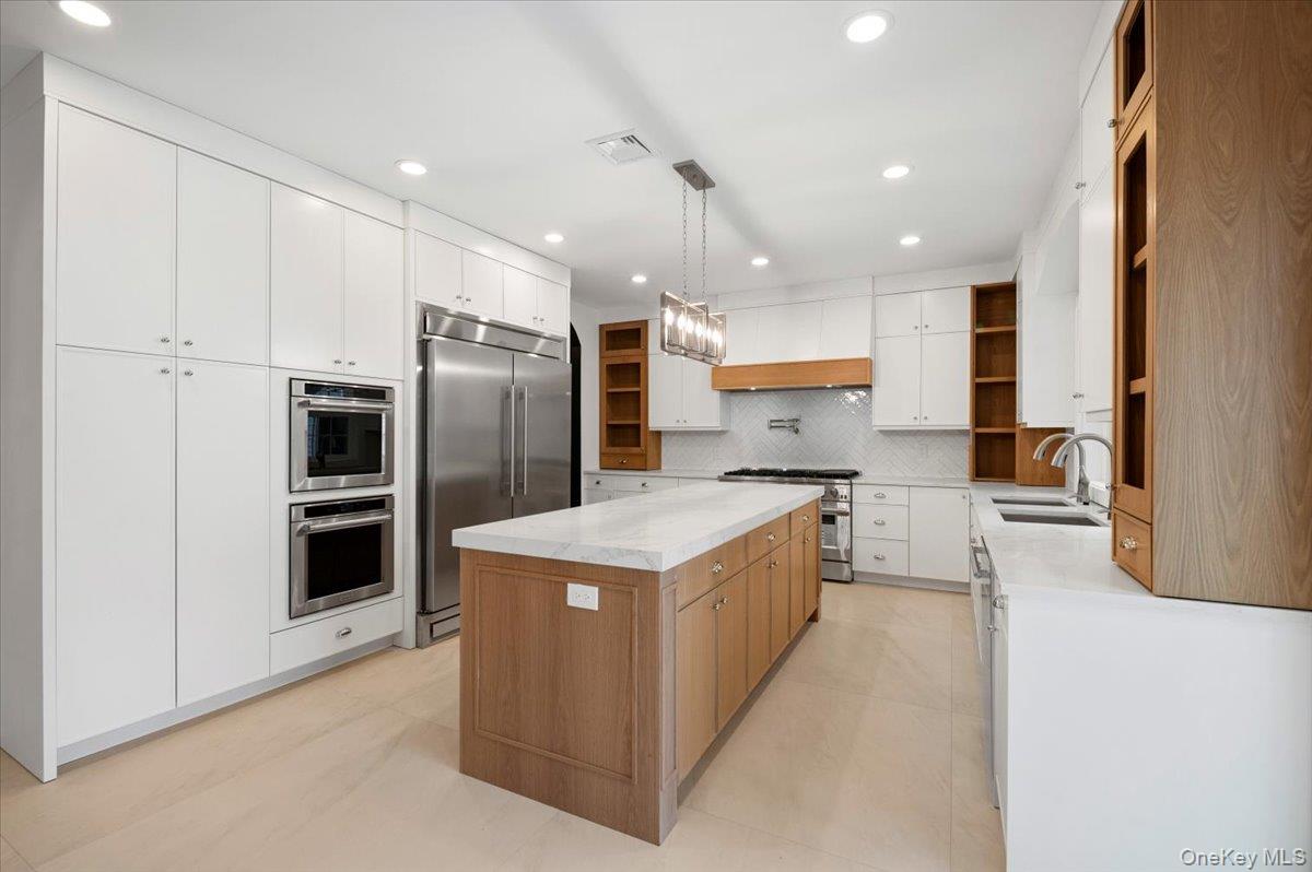 #11 photo, 22 Franklin Avenue, Port Washington , NY 11050