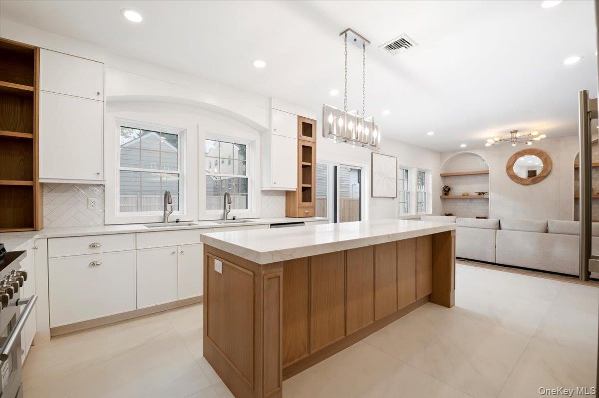 #12 photo, 22 Franklin Avenue, Port Washington , NY 11050