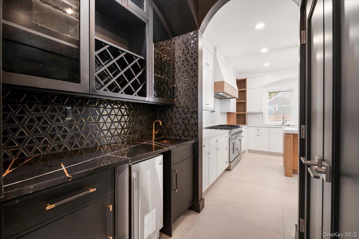 #14 photo, 22 Franklin Avenue, Port Washington , NY 11050