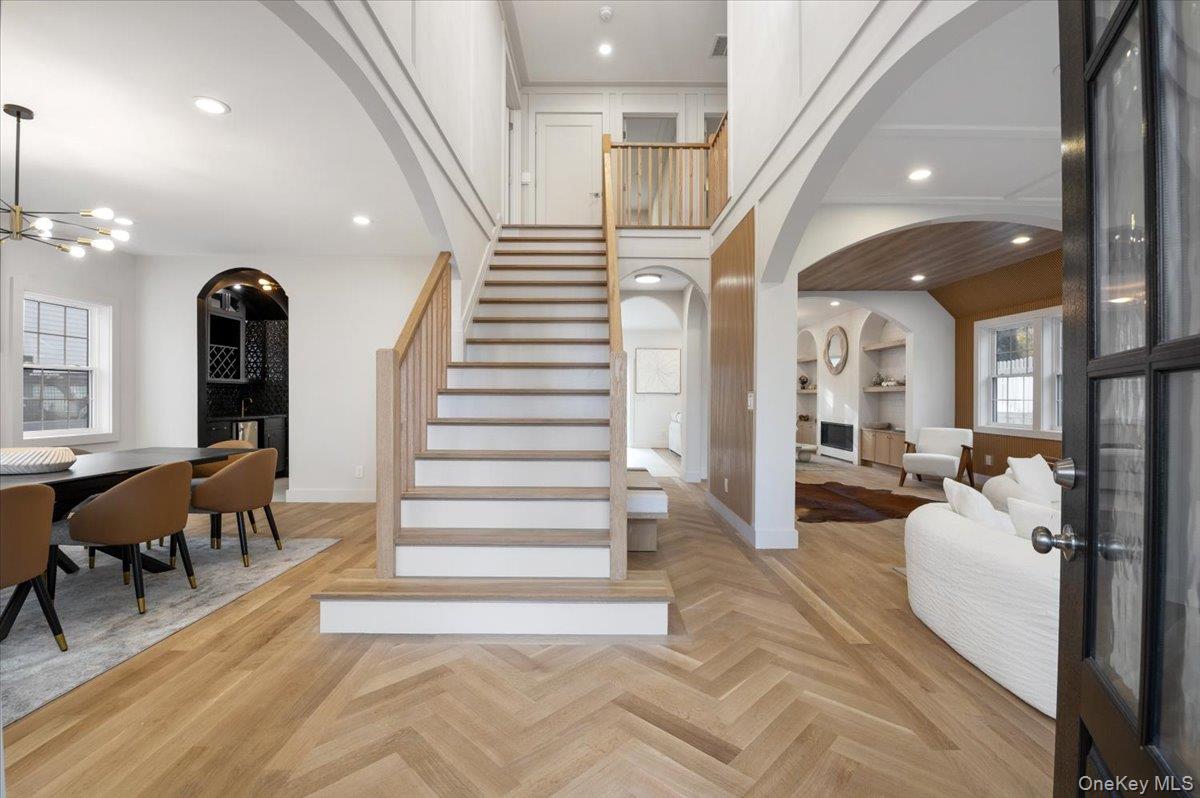 #3 photo, 22 Franklin Avenue, Port Washington , NY 11050