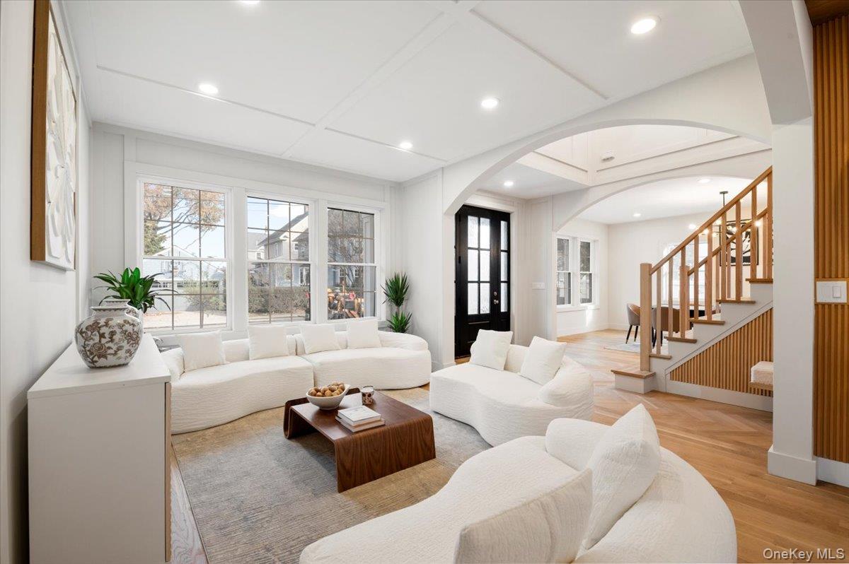 #5 photo, 22 Franklin Avenue, Port Washington , NY 11050