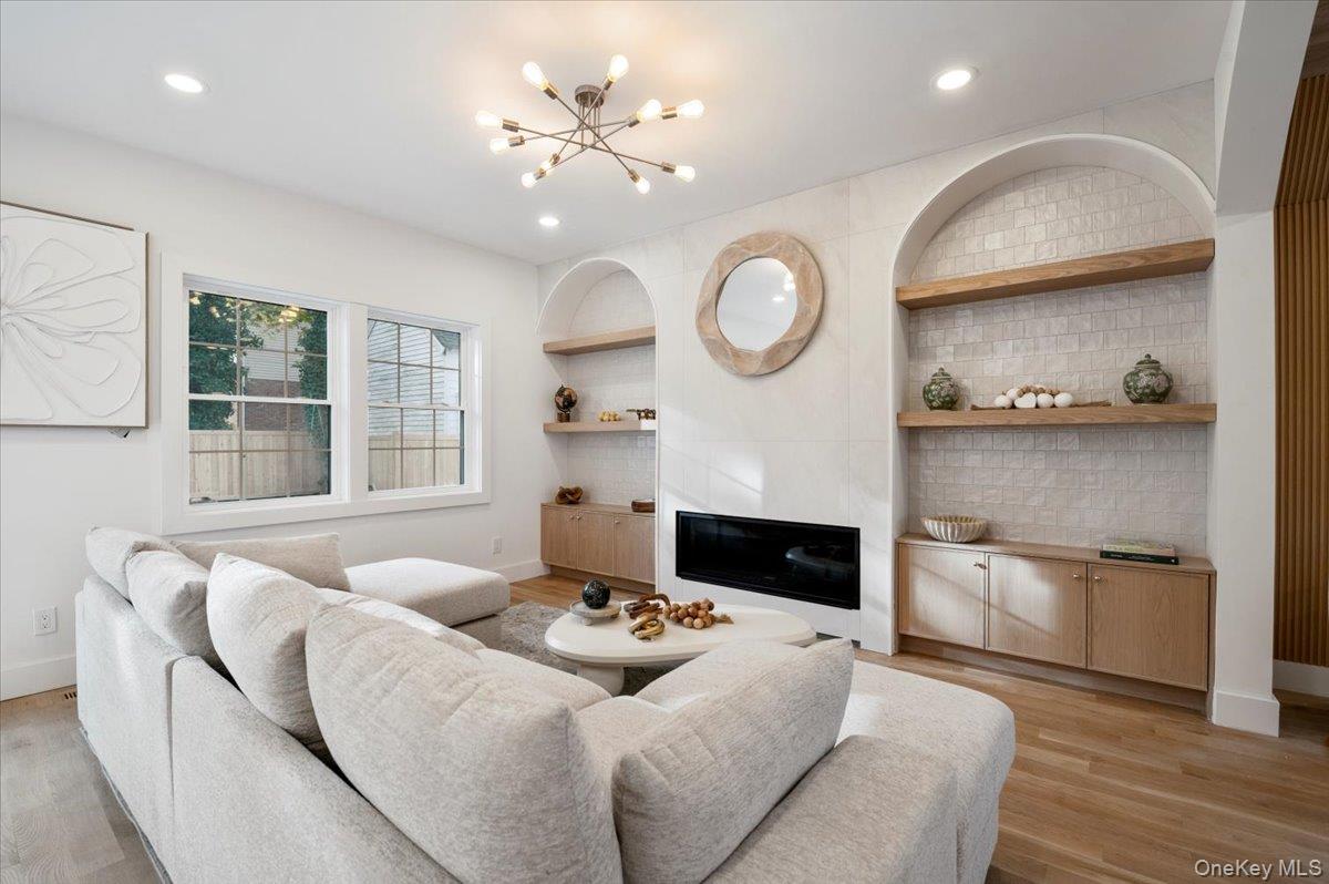 #9 photo, 22 Franklin Avenue, Port Washington , NY 11050