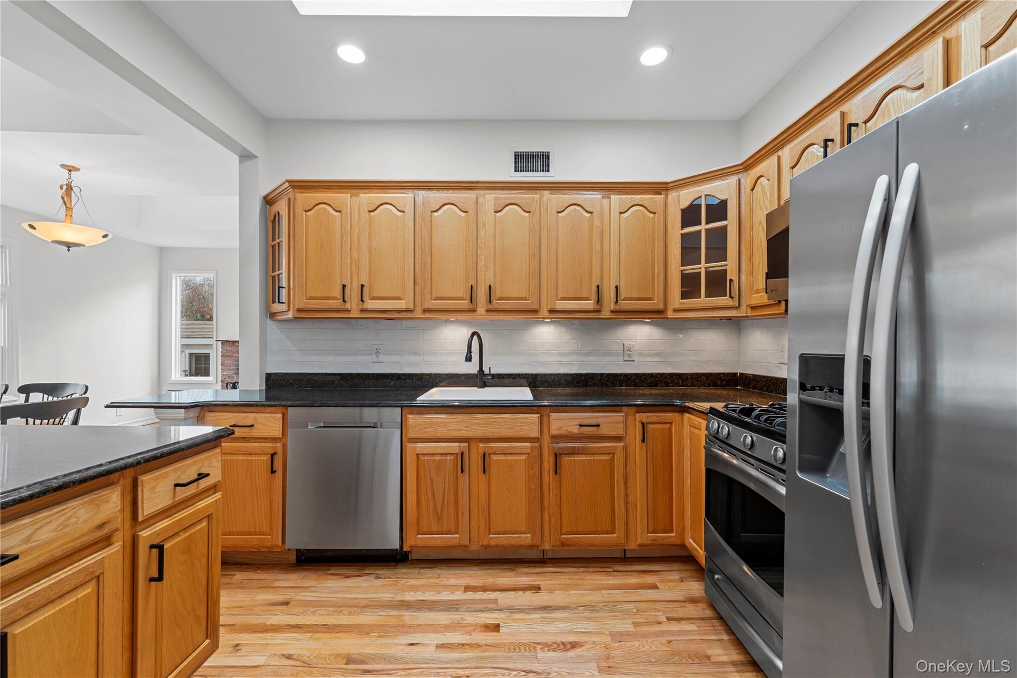 #10 photo, 31 Barnes Street, Long Beach , NY 11561