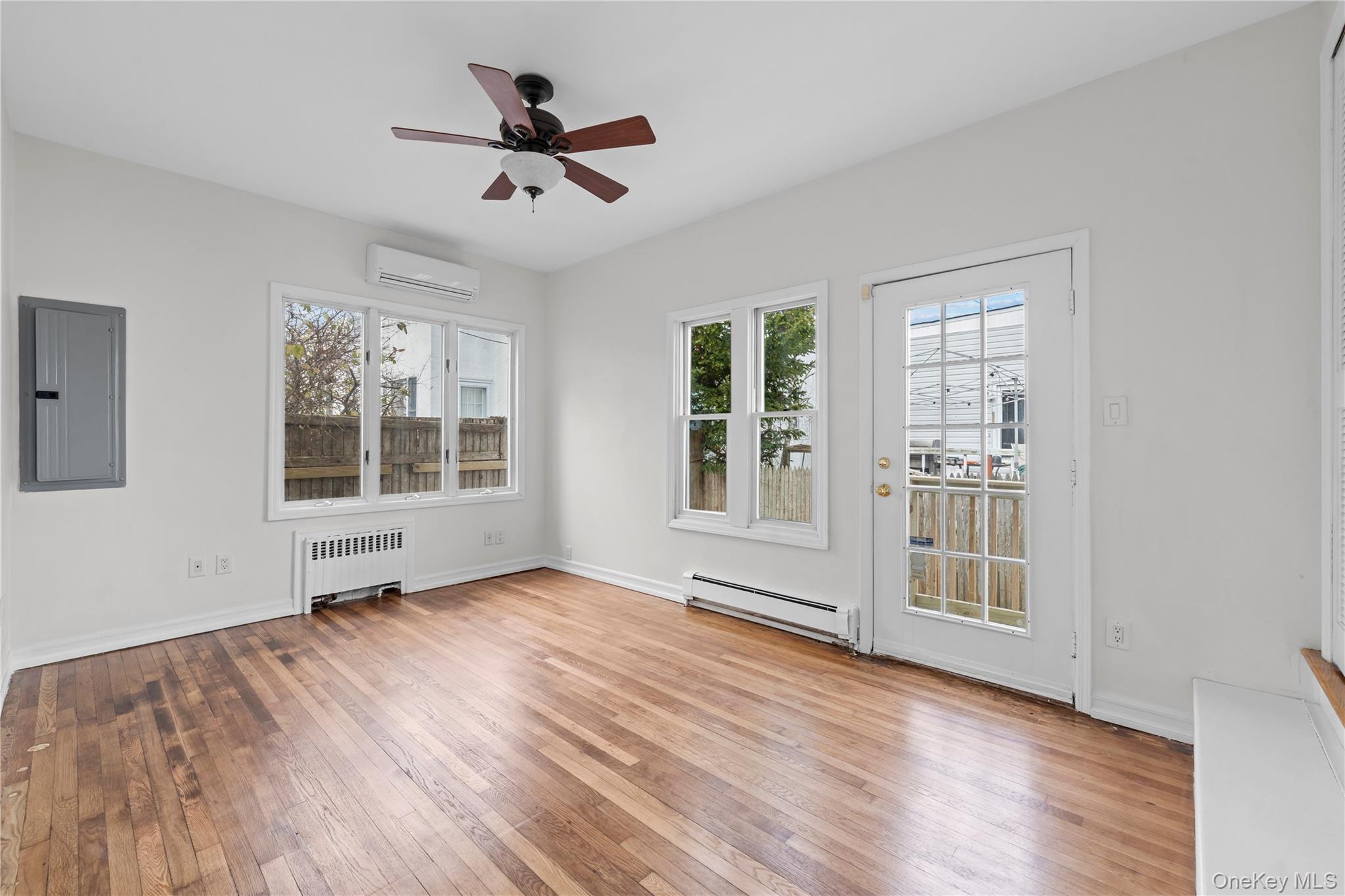 #19 photo, 31 Barnes Street, Long Beach , NY 11561