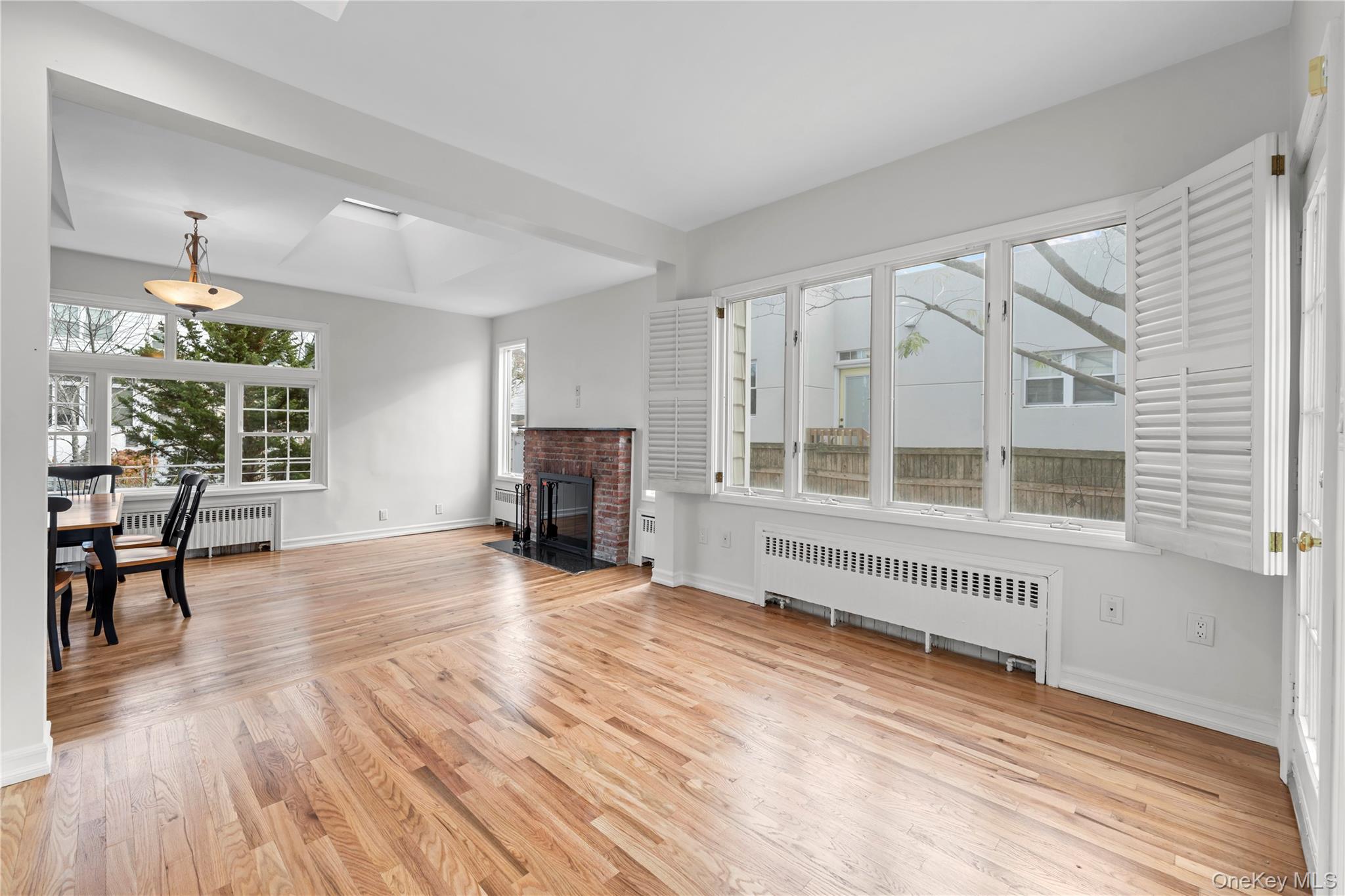 #6 photo, 31 Barnes Street, Long Beach , NY 11561