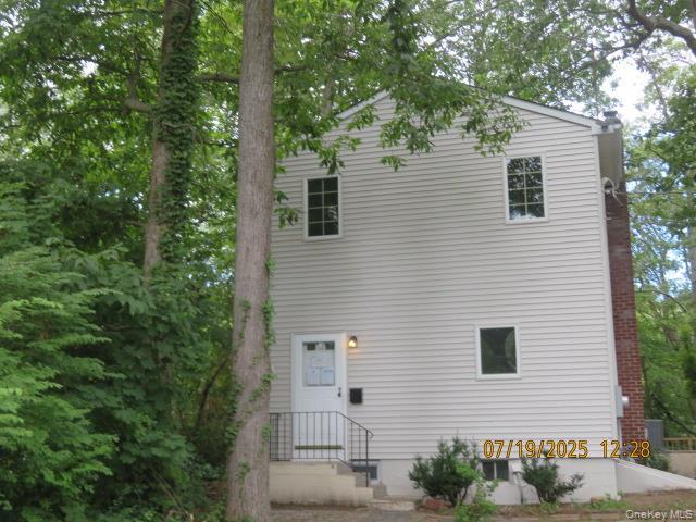 #1 photo, 10 Woodland Lane, Huntington , NY 11743