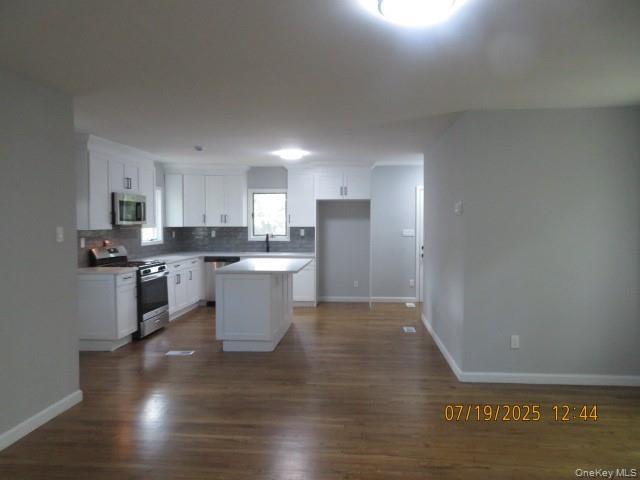 #17 photo, 10 Woodland Lane, Huntington , NY 11743