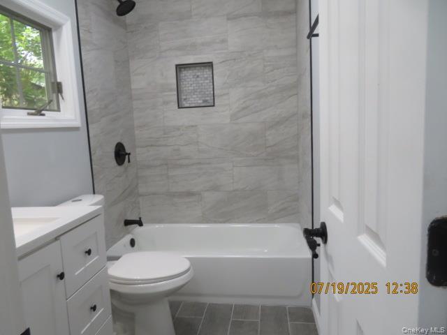 #4 photo, 10 Woodland Lane, Huntington , NY 11743