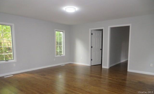 #6 photo, 10 Woodland Lane, Huntington , NY 11743