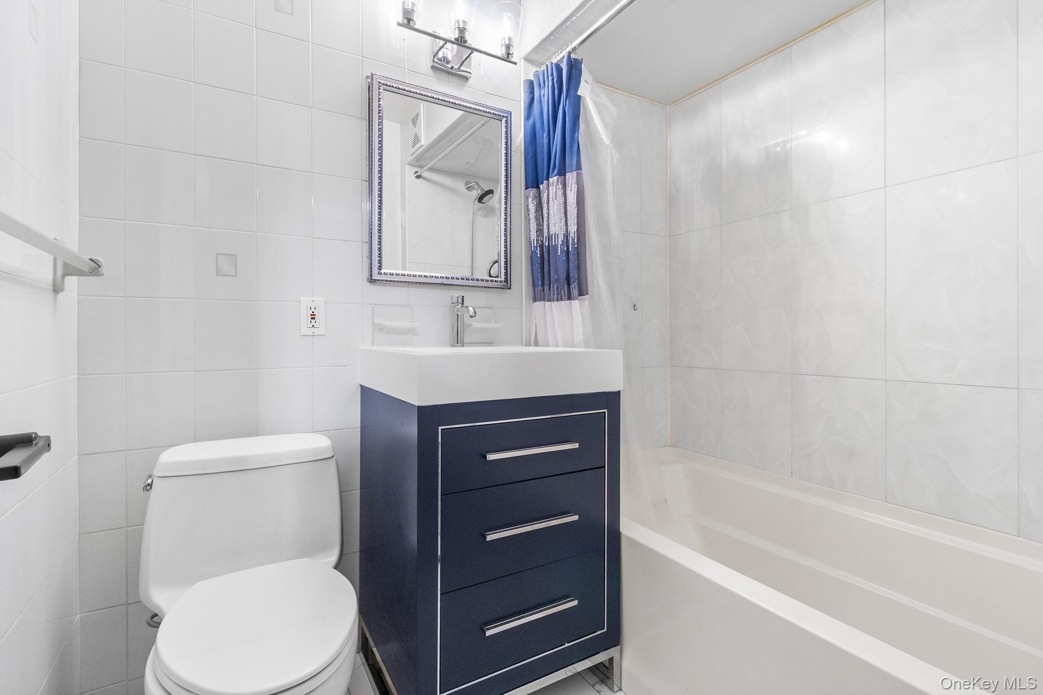 #12 photo, 1209 E Broadway, Hewlett , NY 11557