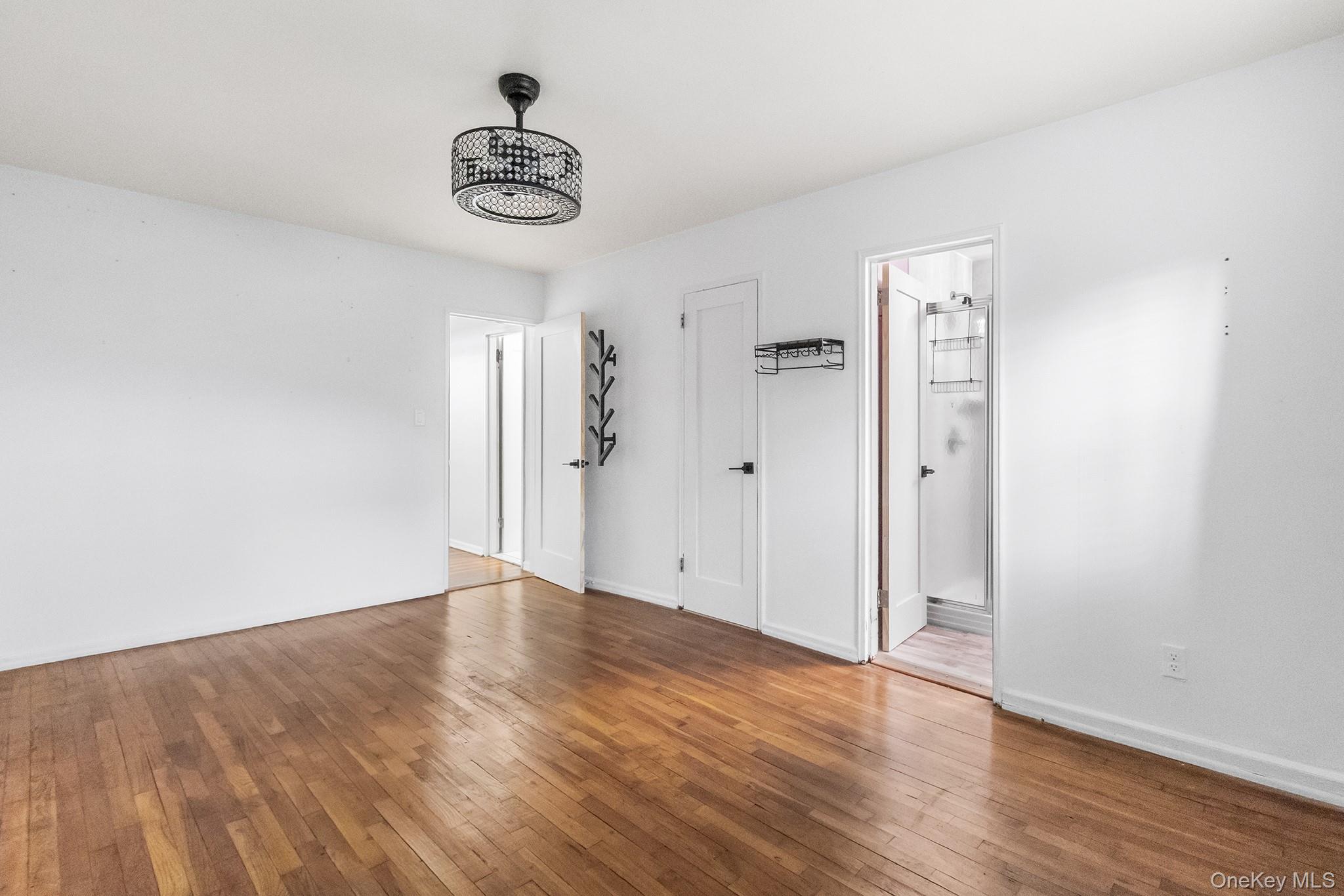 #14 photo, 1209 E Broadway, Hewlett , NY 11557