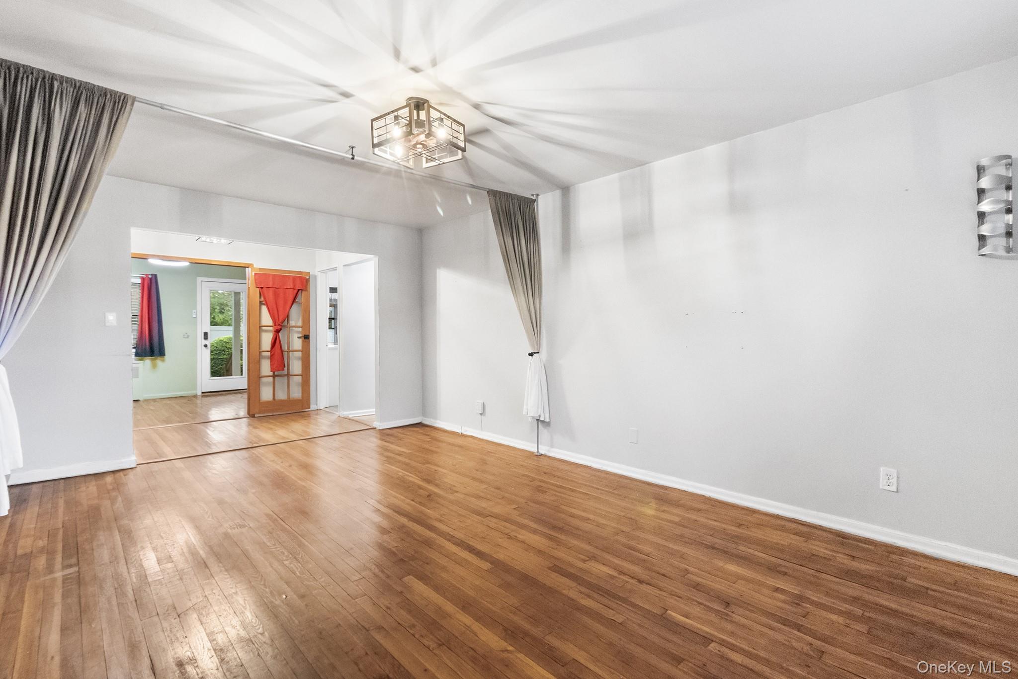 #5 photo, 1209 E Broadway, Hewlett , NY 11557