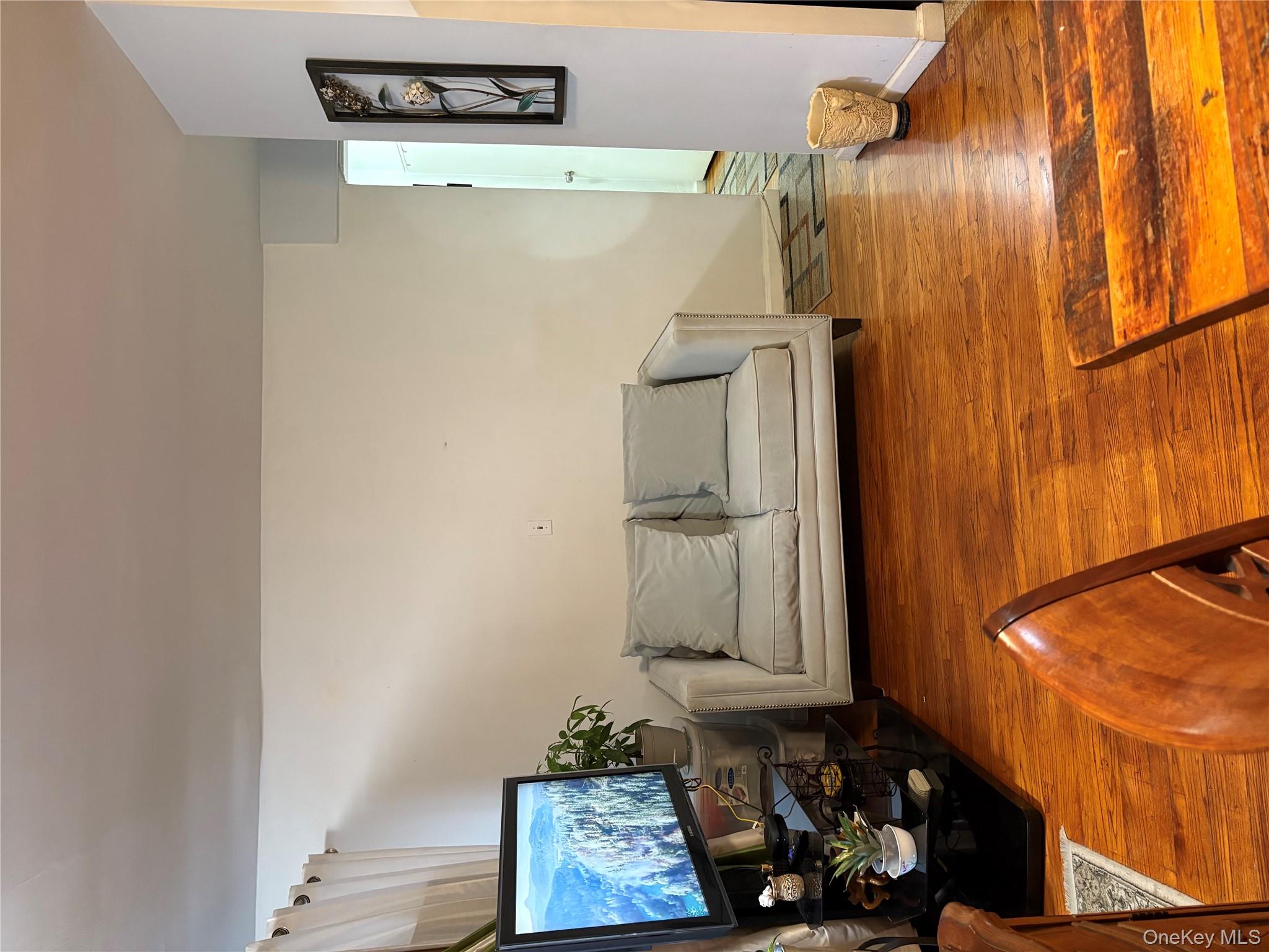 #11 photo, 41-31 51 Street, Woodside , NY 11377