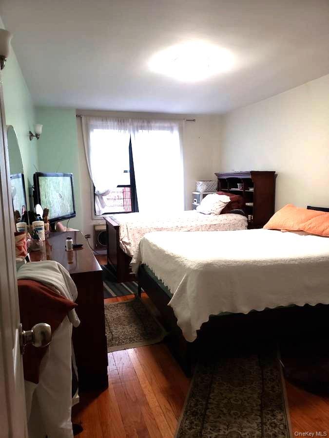 #12 photo, 41-31 51 Street, Woodside , NY 11377