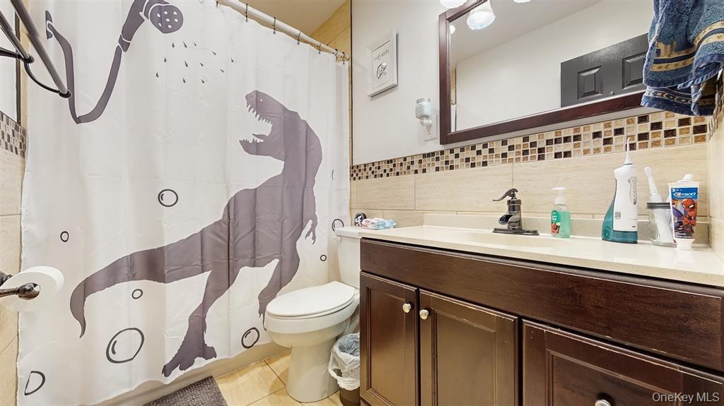 #8 photo, 156-40 76th Street, Howard Beach , NY 11414